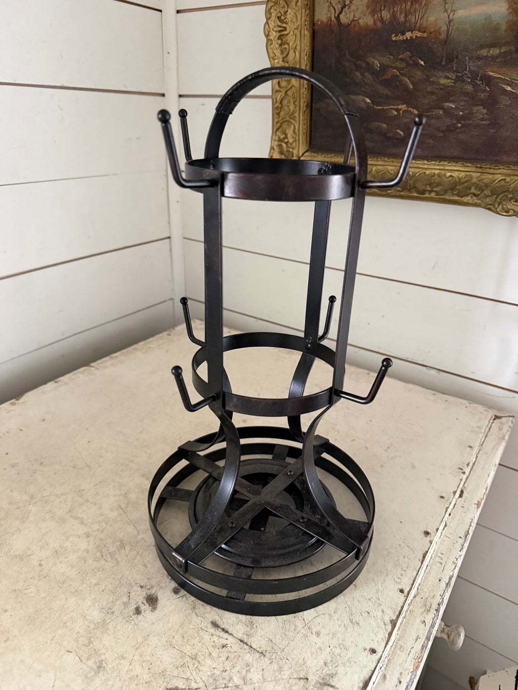 Rotating coffee mug stand