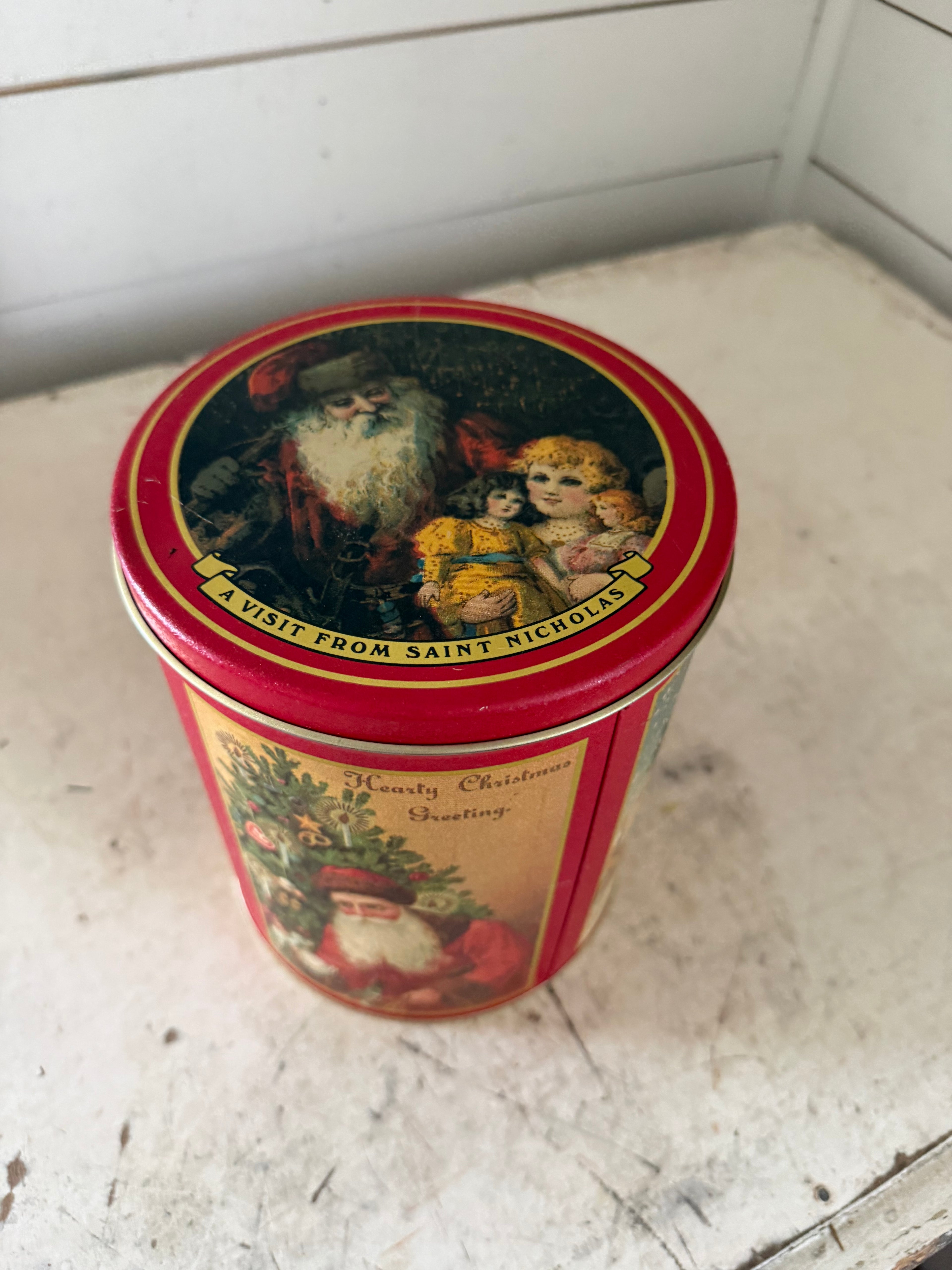 Bristol Ware Christmas tin featuring a classic Santa Claus