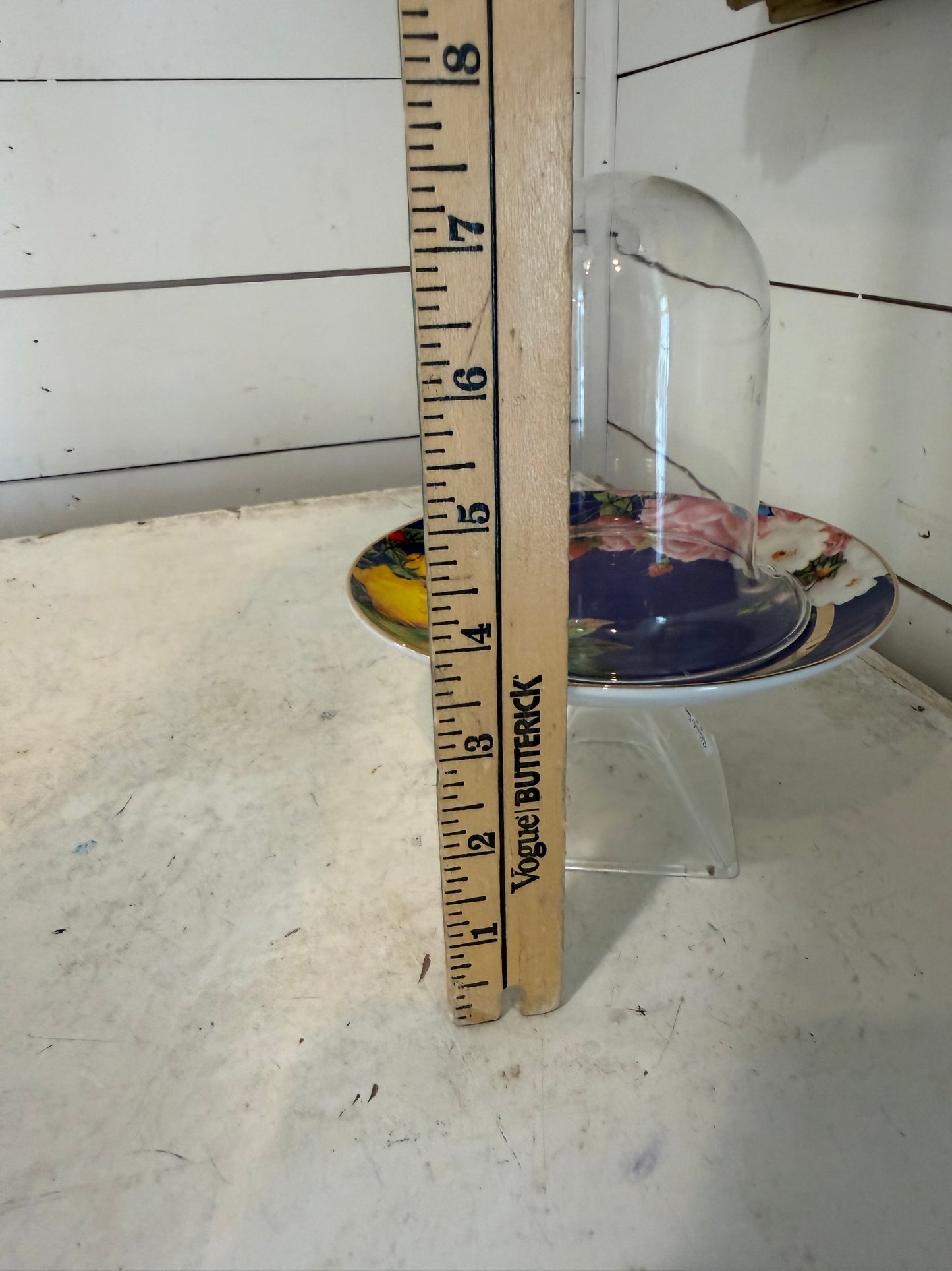 Mini cloche with floral plate