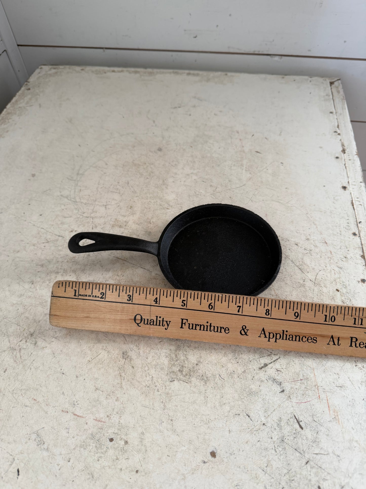 Mini cast iron skillet (mini skillet)