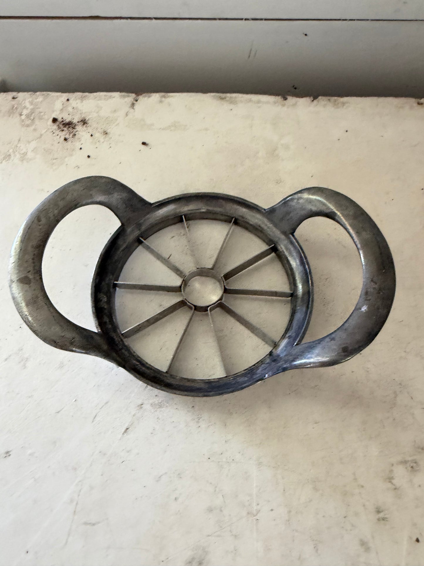 Vintage apple slicer