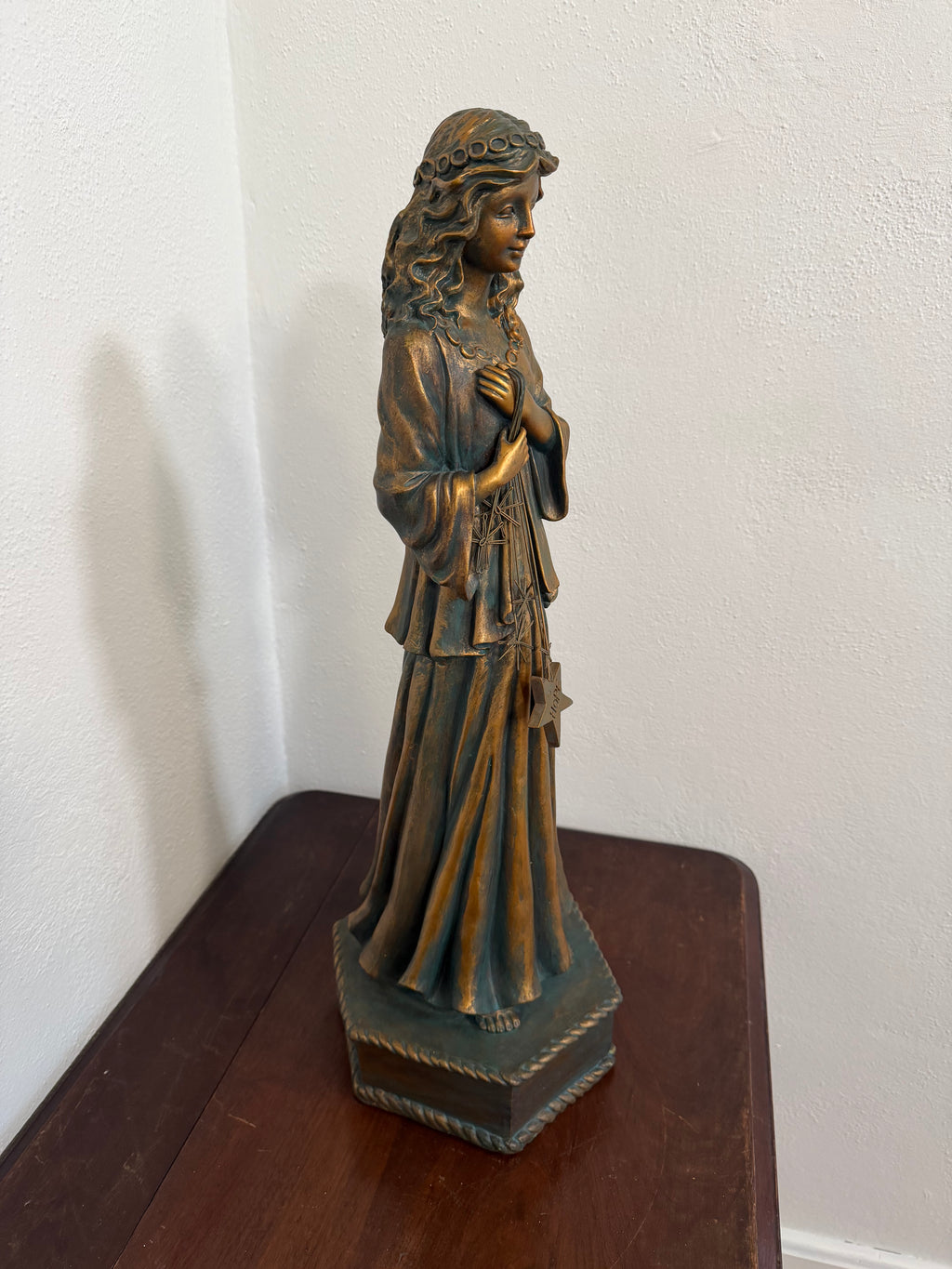 Resin Woman Statue - Will Get Makeover