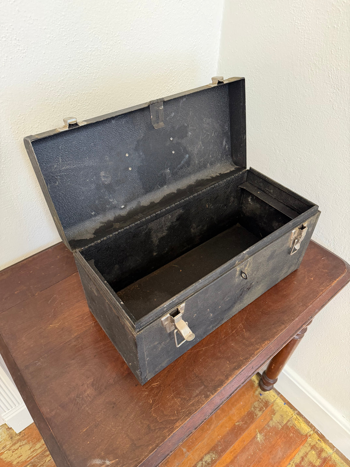 Vintage Metal Toolbox - Will Get Makeover