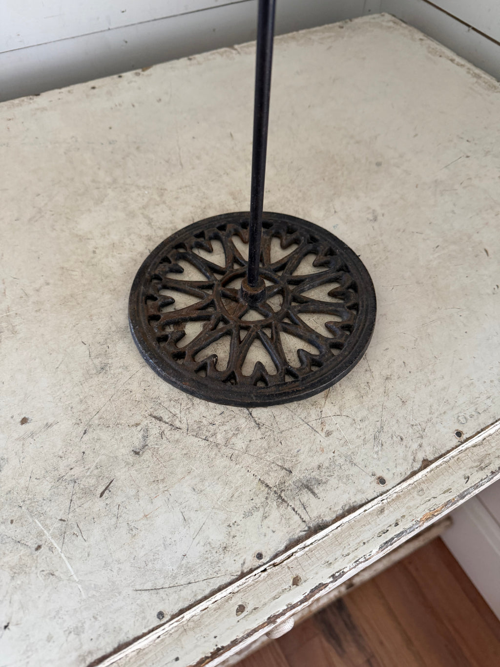 24” Cast Iron Wreath Stand