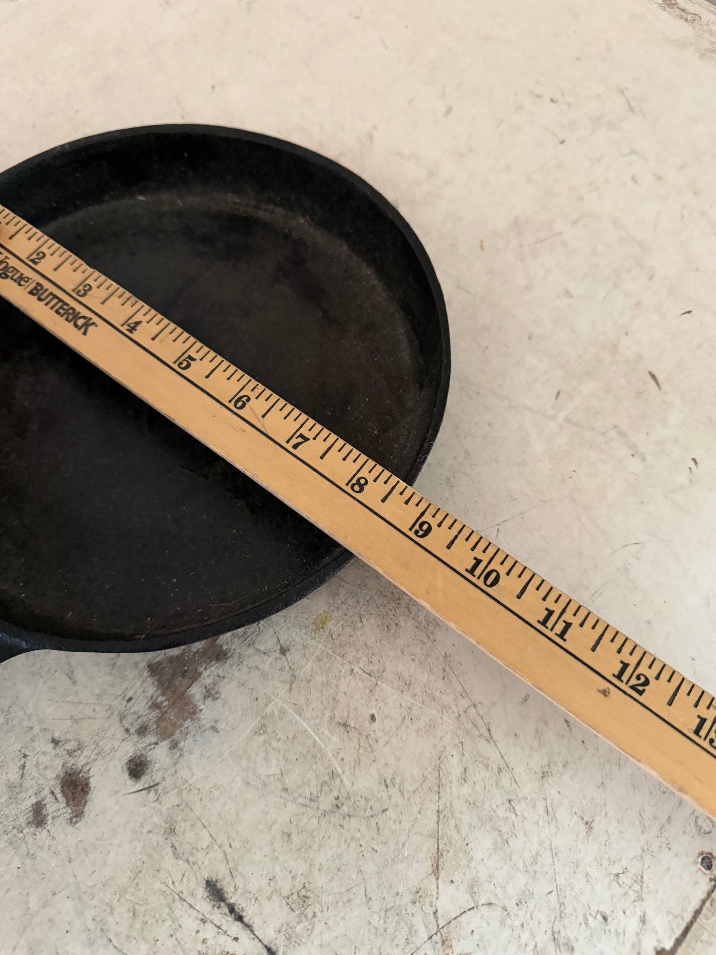 Set of cast-iron pans