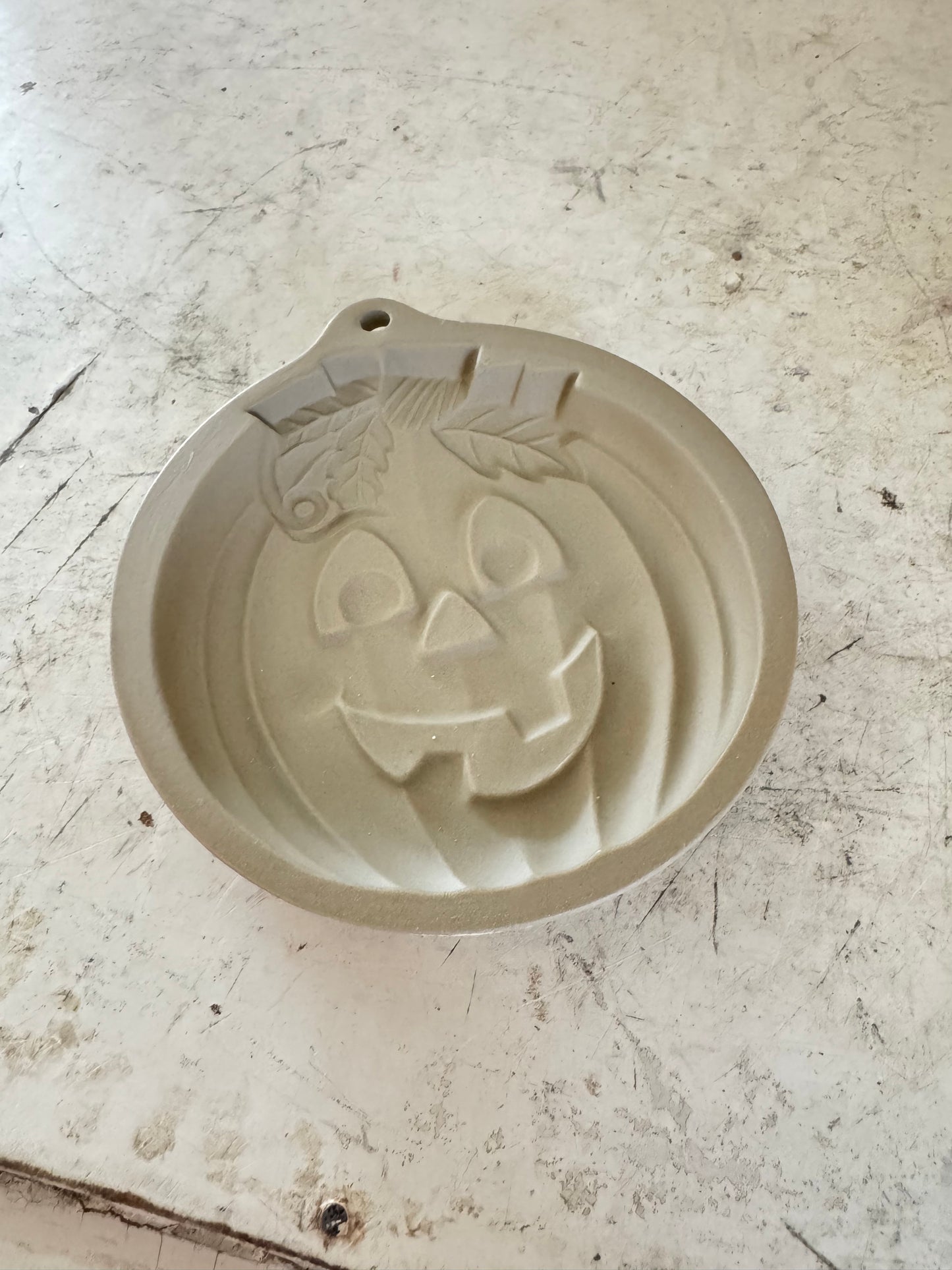 Vintage Wilton Stoneware Cookie Mold - Pumpkin Halloween Jack O Lantern 1997