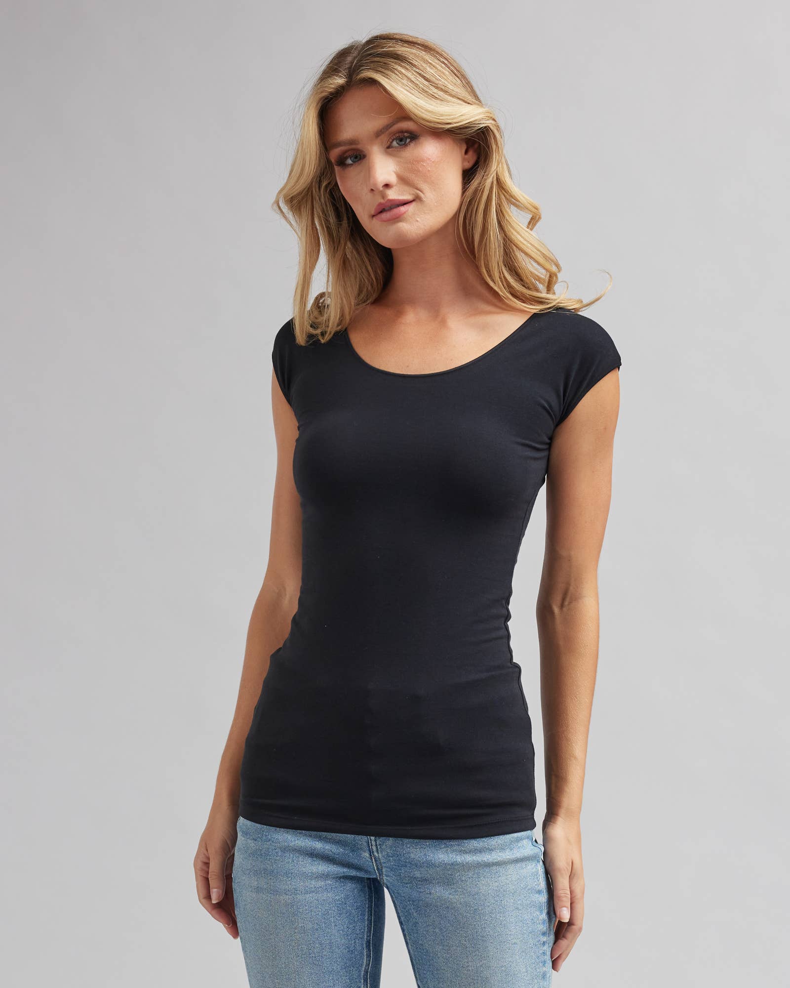 Wonder Tee - Basic Layering Short Sleeve Tee