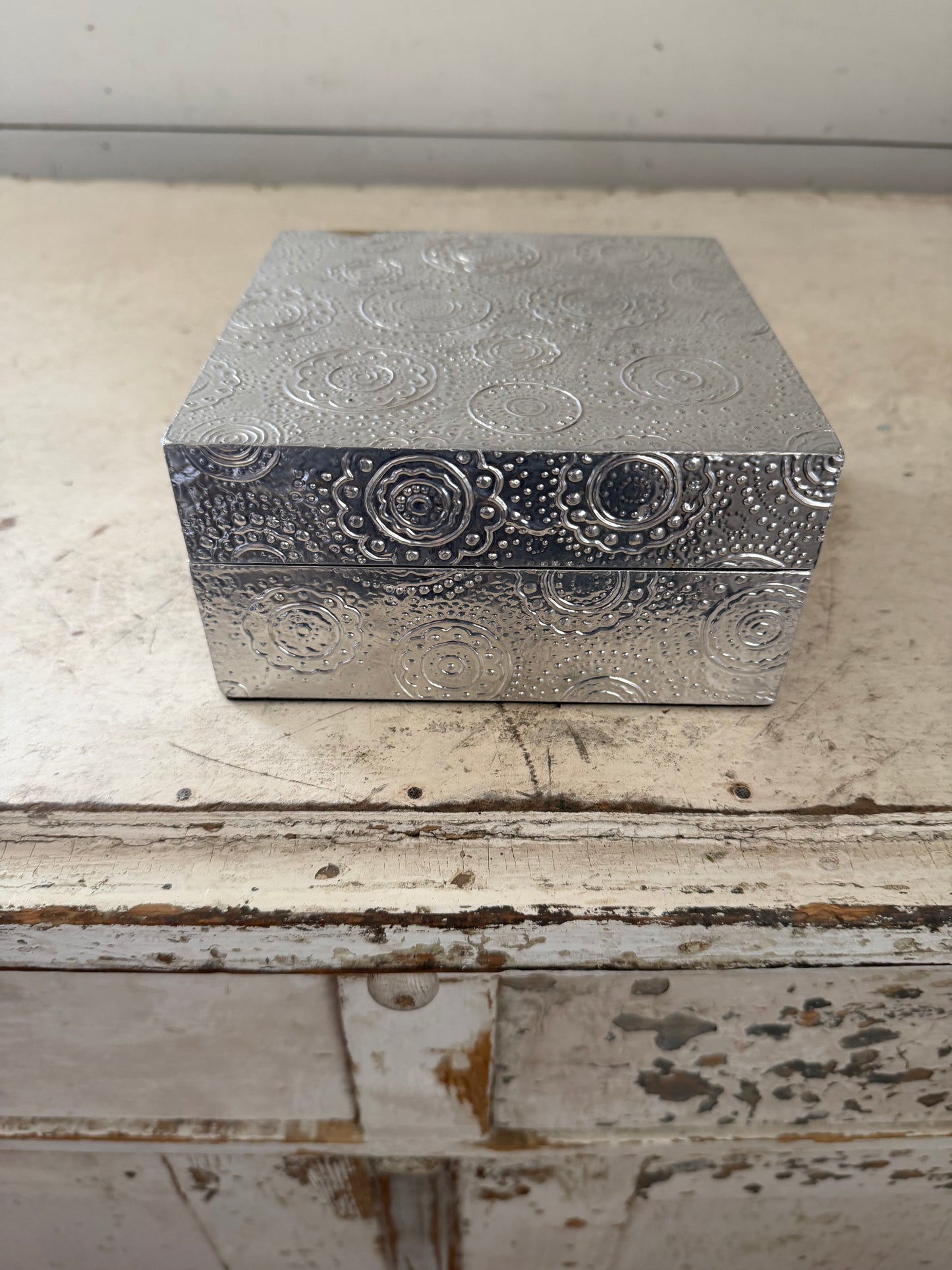 Embossed silver-finish decorative metal trinket box