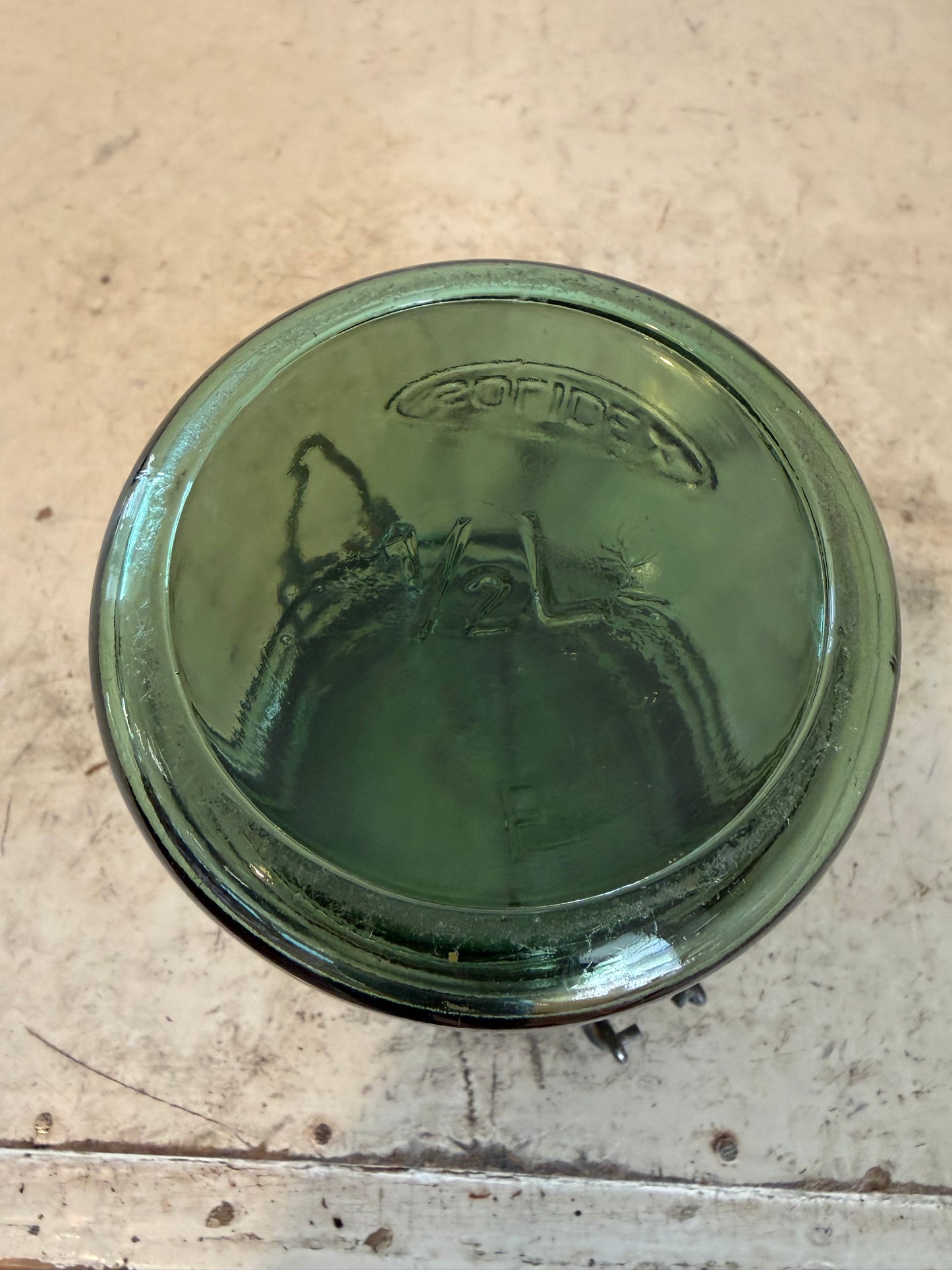 Solid French canning jar, small chip and lid, half liter