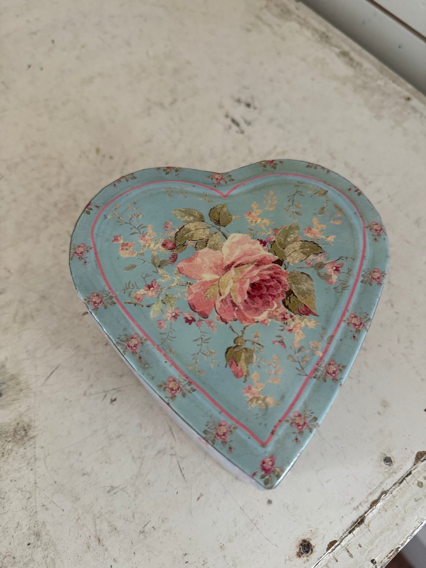 Floral heart box