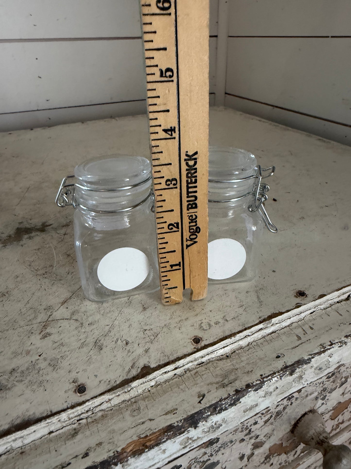 Set of small hermetic jars will get transfers