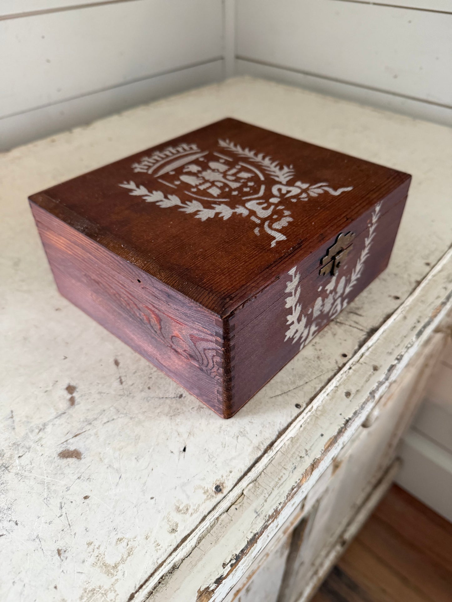 1940’s Cedar Cigar Box With Finger joints and French Grain Sack Label
