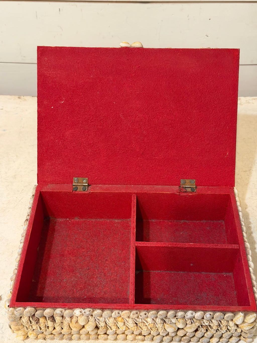 Large Vintage Seashell Box, Felt Lined - missing a few random shells