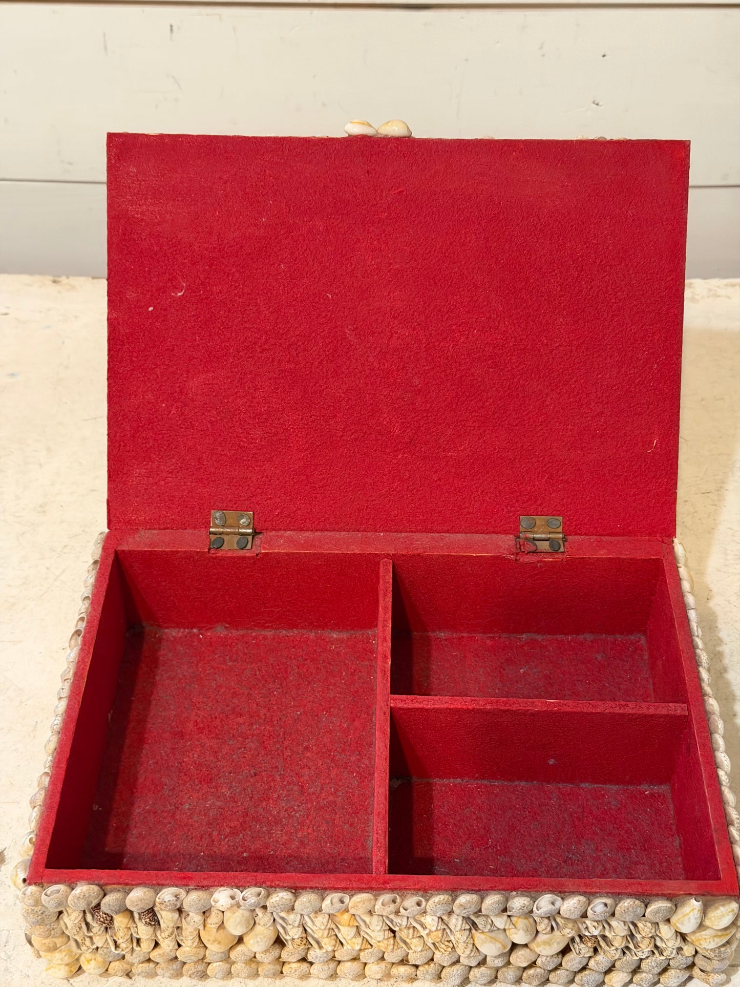 Large Vintage Seashell Box, Felt Lined - missing a few random shells