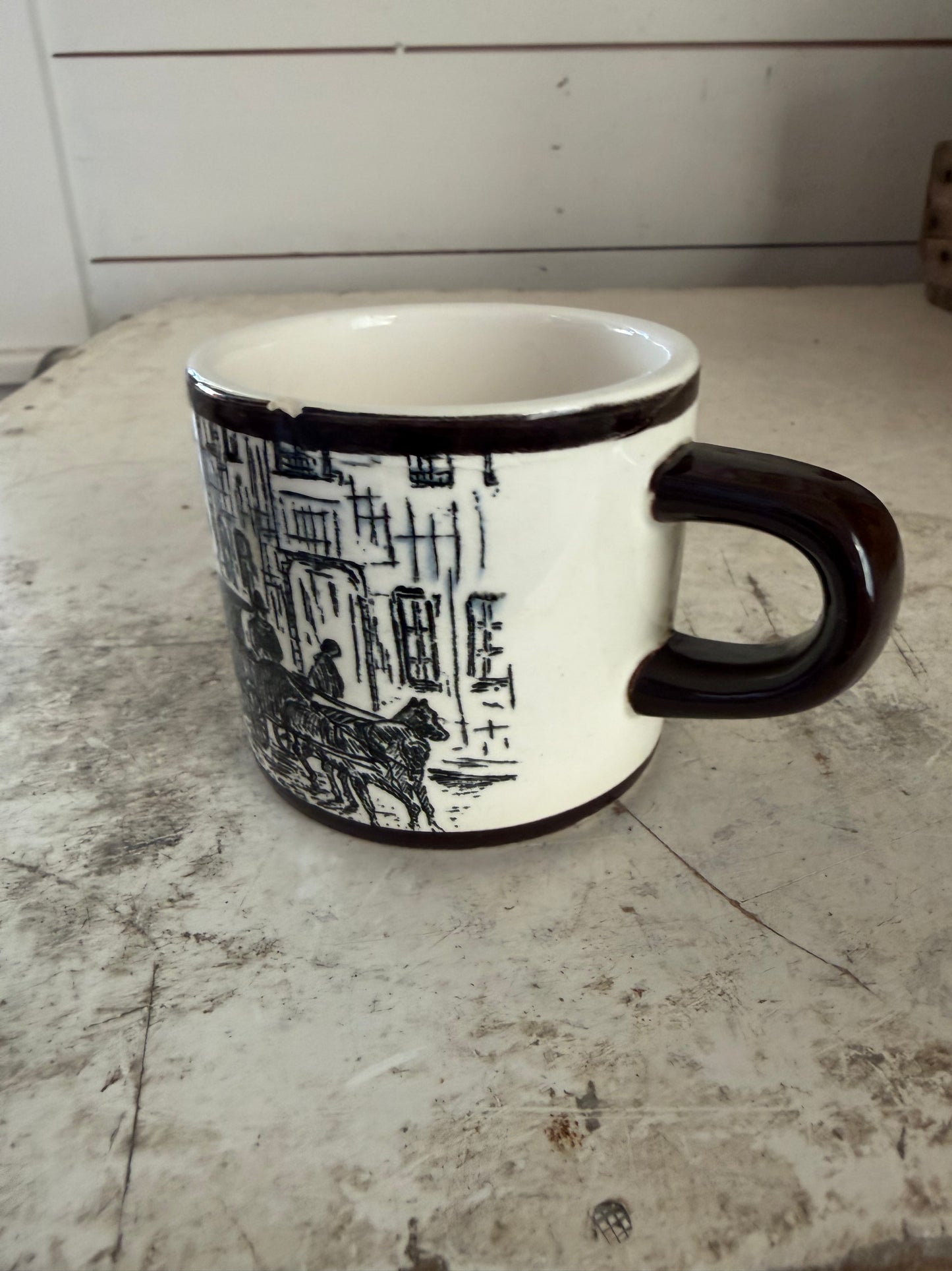 Vintage country scene mugs - set of 2 has small chips