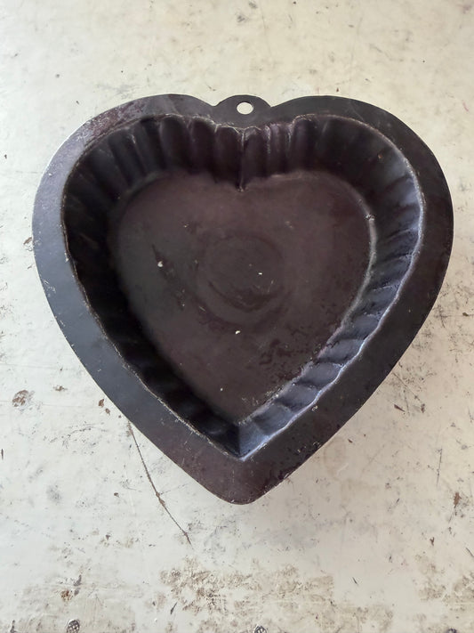 Vintage 6” heart shaped Cake Pan
