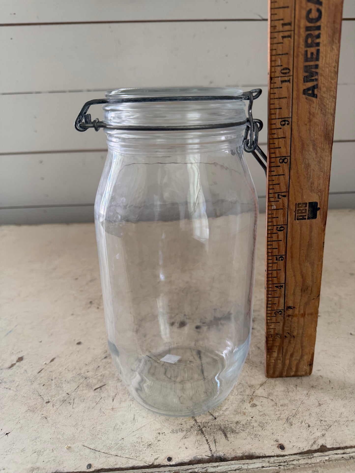 Clear glass hermetic jar