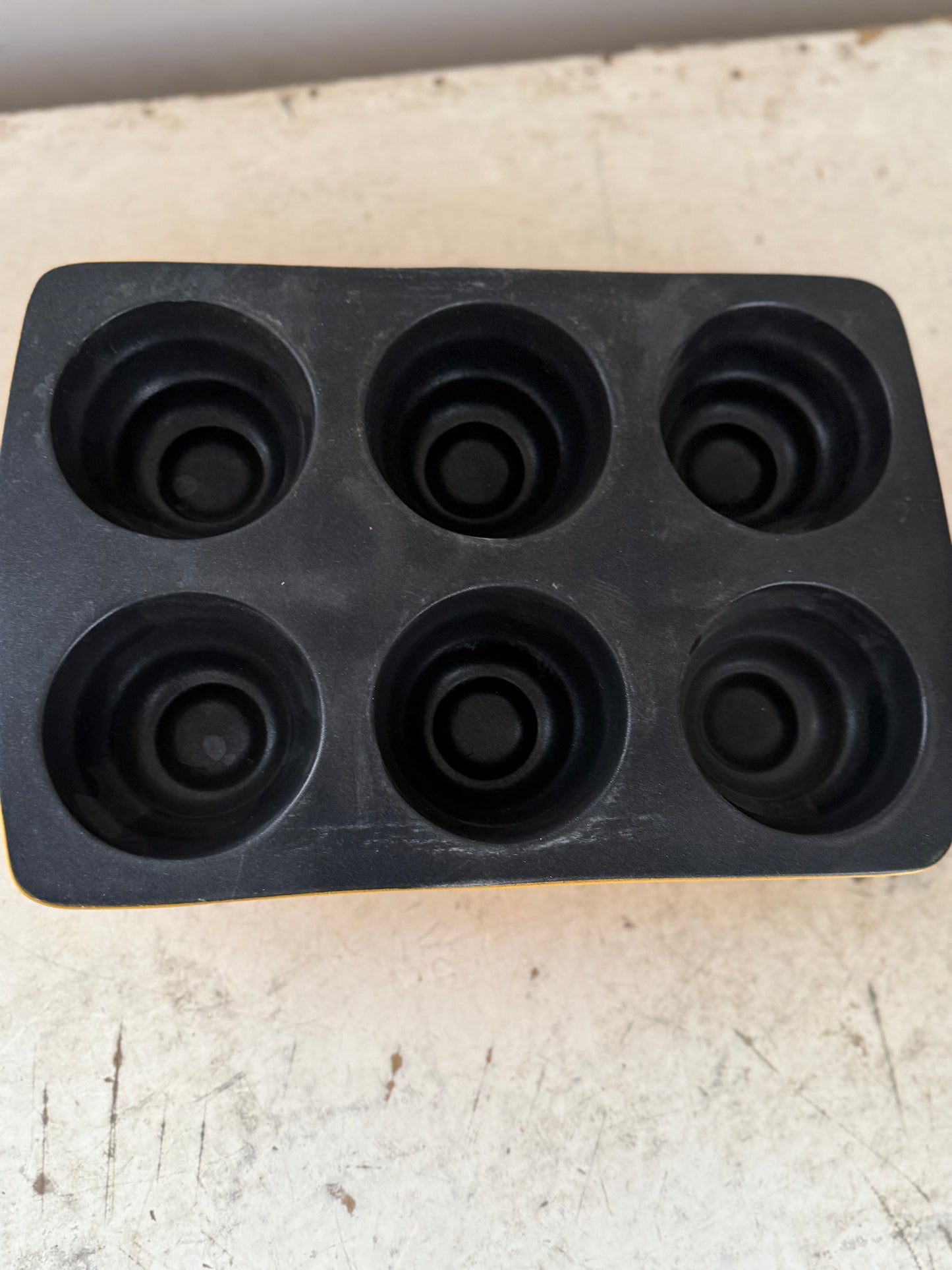 Zion's Mercantile Beehive Cupcake Pan 12.5”x9” Yellow Heavy Muffin Tin Cast Iron