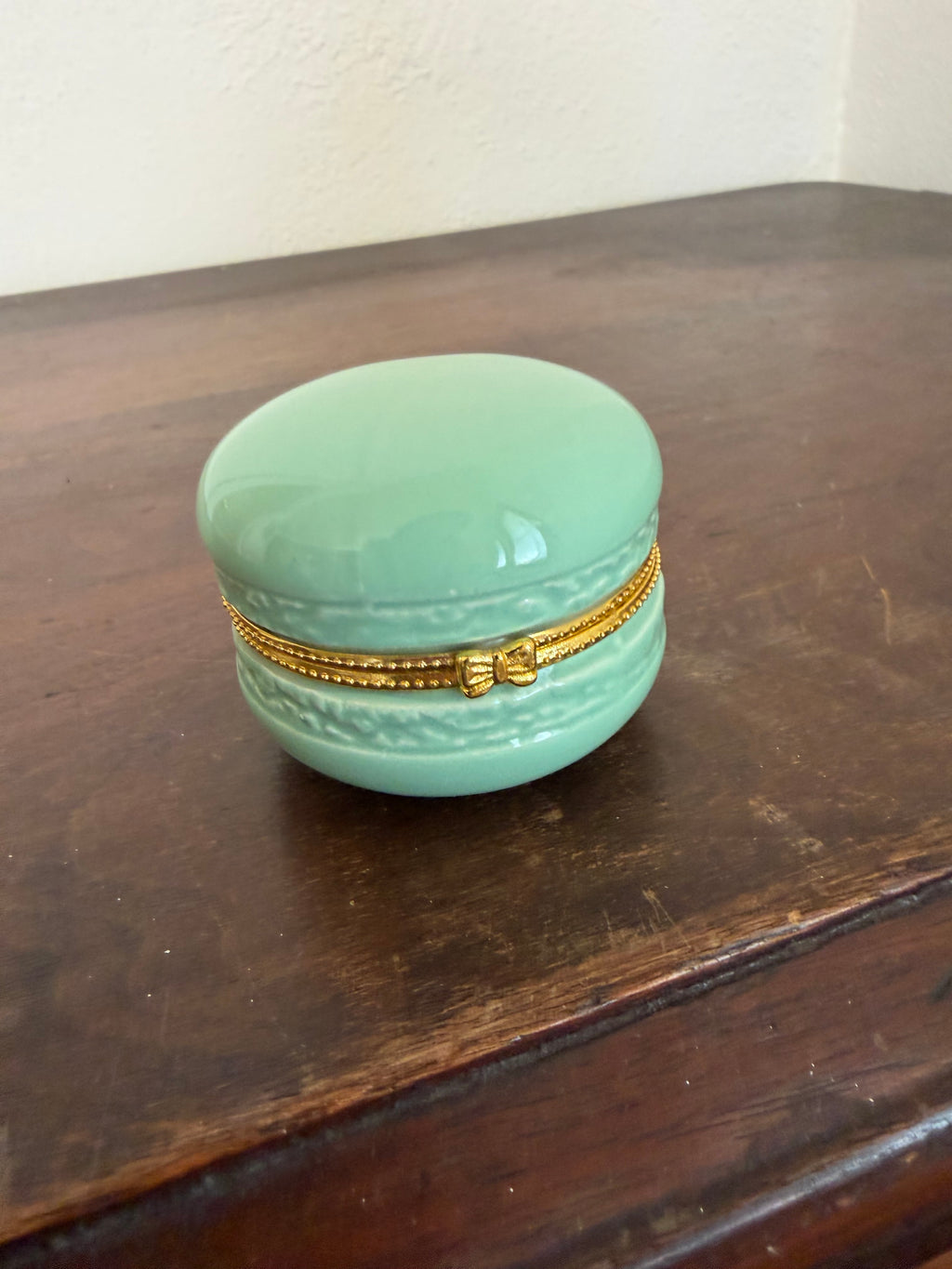 Light Green Ceramic Macaron-shaped Hinged Trinket Box