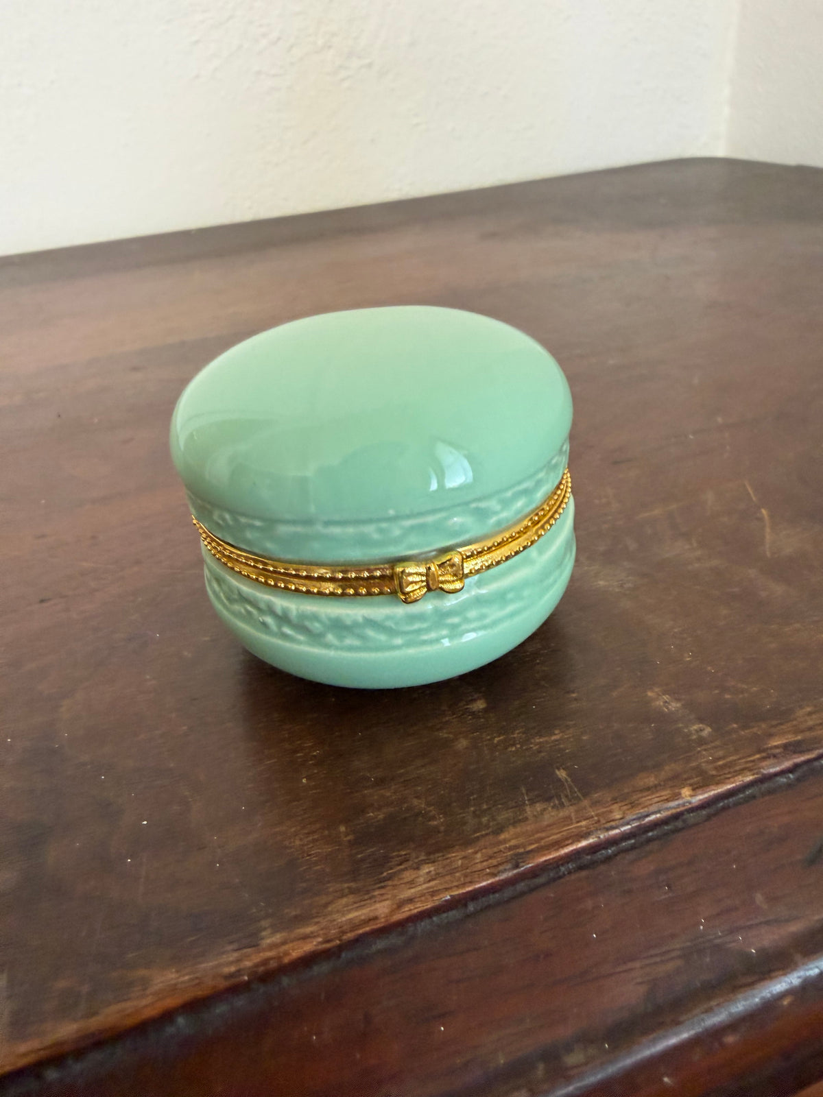 Light Green Ceramic Macaron-shaped Hinged Trinket Box