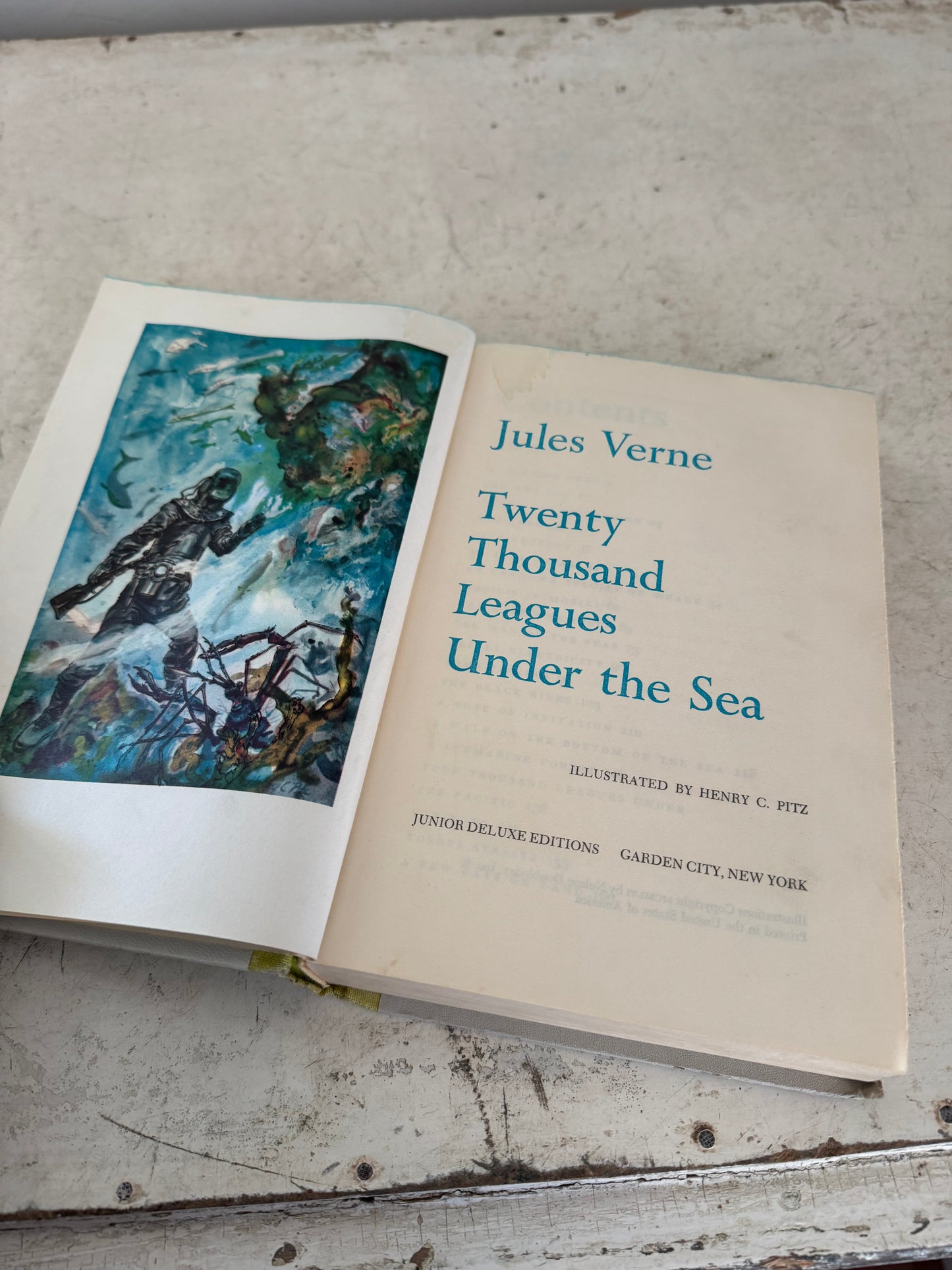 20,000 Leagues Under The Sea - Vintage Book