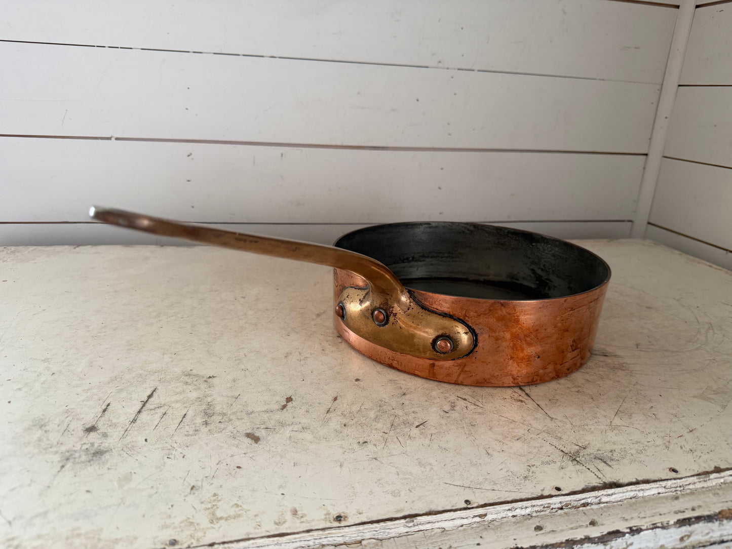 Antique English HELVETIA’ COPPER SAUCEPAN brass HANDLE