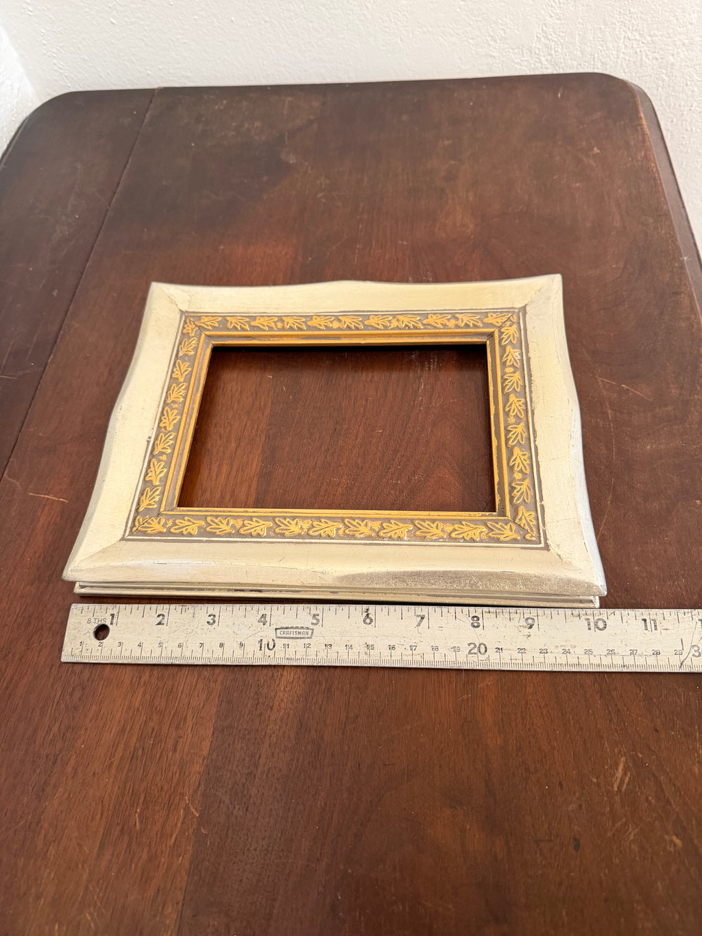 Ornate oak leaf frame - will get makeover and art