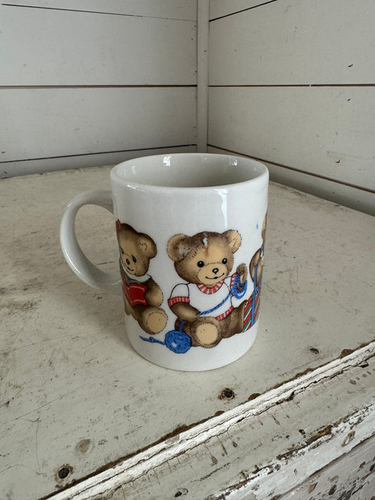 Vintage White Ceramic Christmas Teddy Bears Coffee Mug Cup Handle 3 3/4"