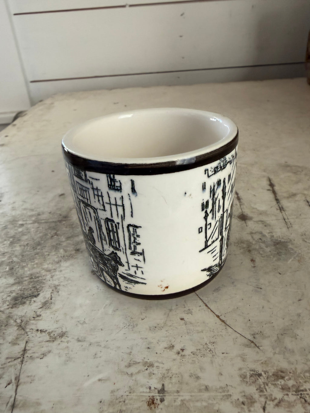 Vintage country scene mugs - set of 2 has small chips