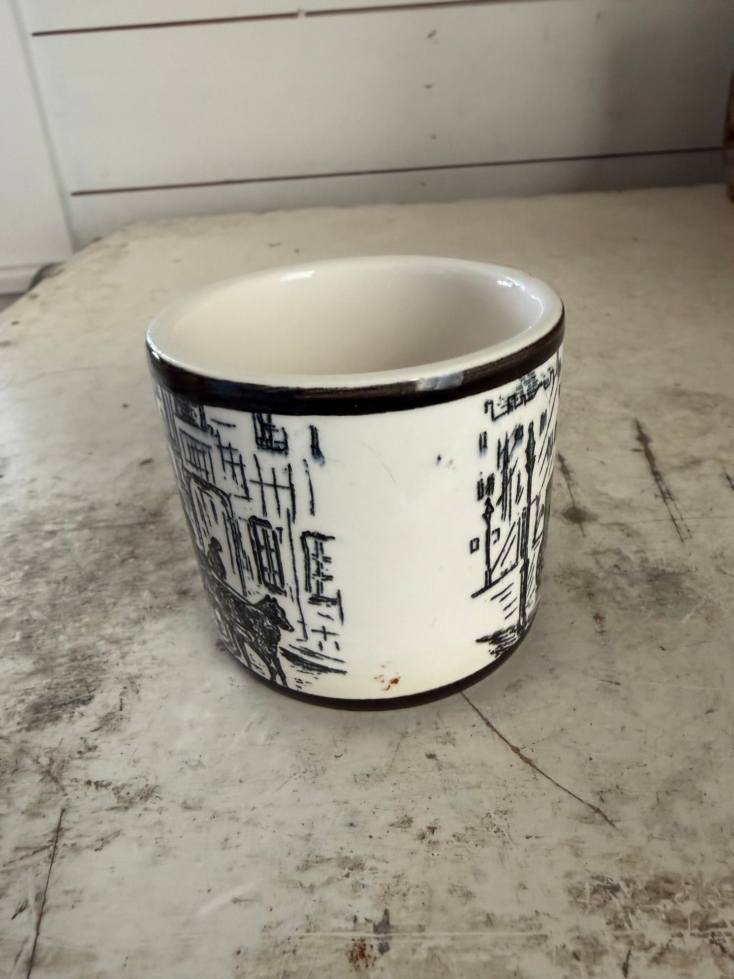 Vintage country scene mugs - set of 2 has small chips