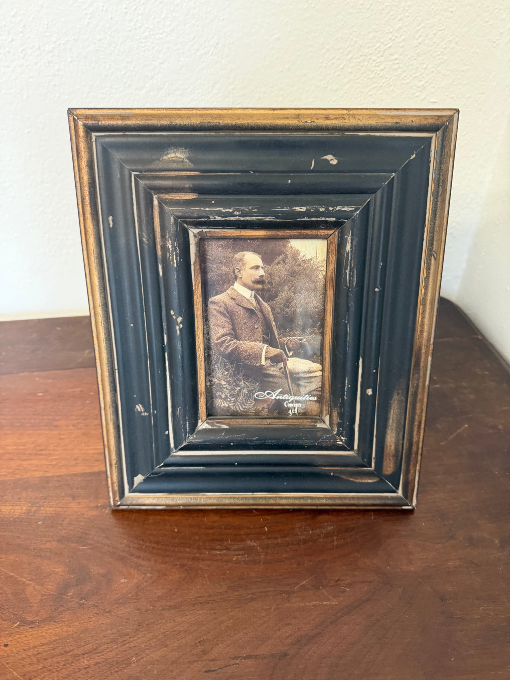Black Distressed Frame - Will get art