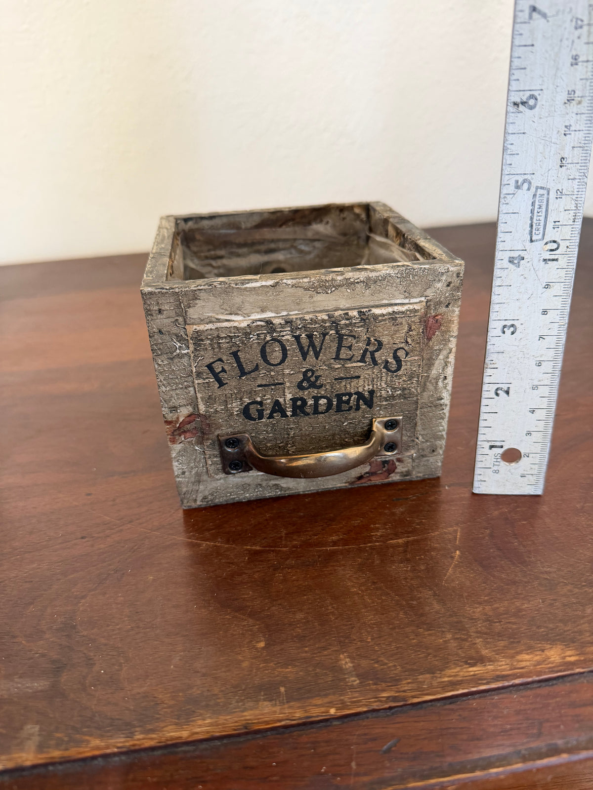 Wood Planter with handle