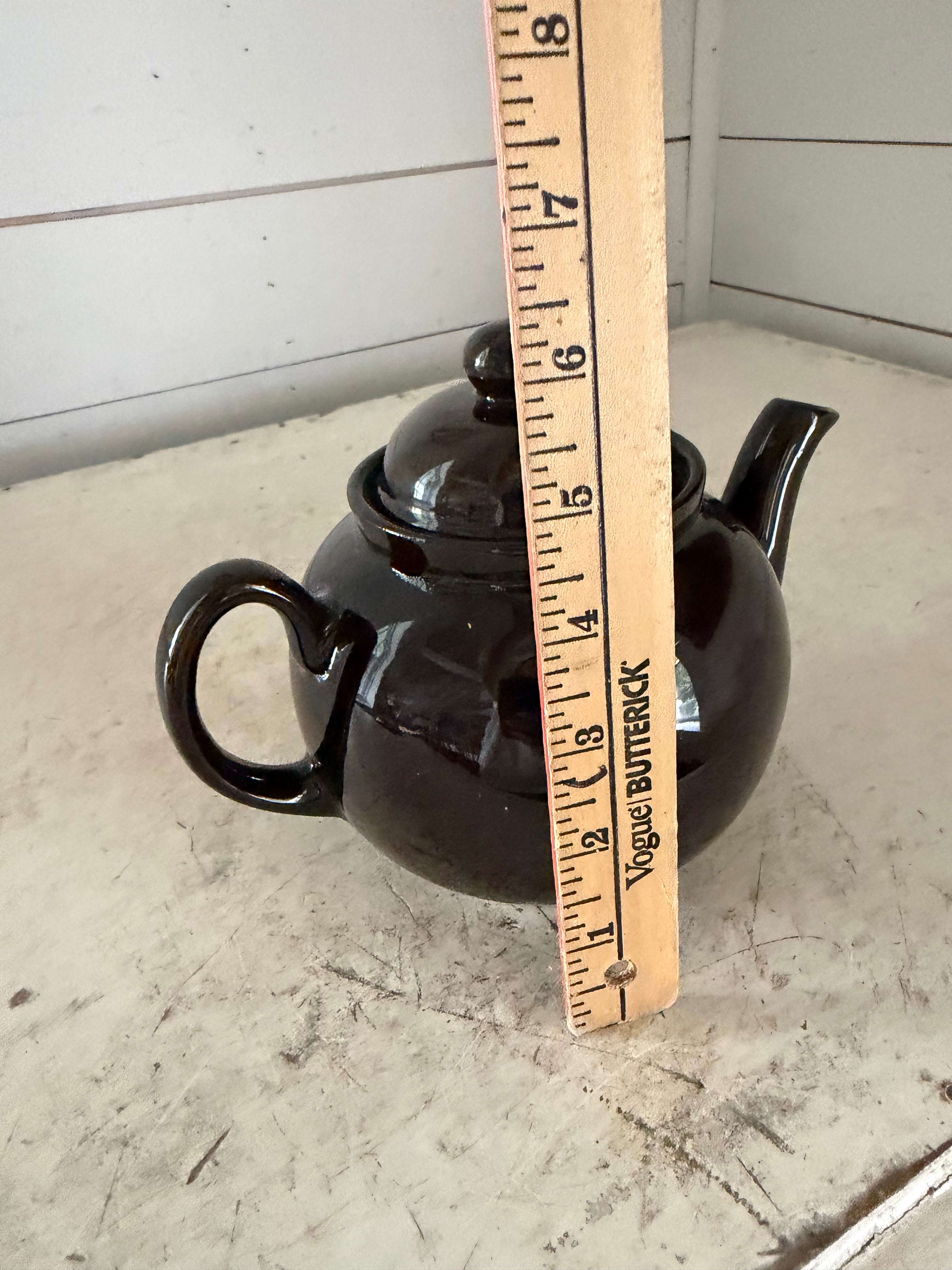 Vintage brown, Betty Sadler teapot