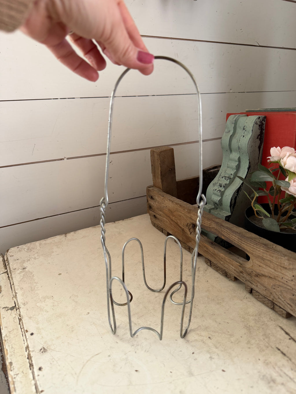 Wire jar lifter or candle holder