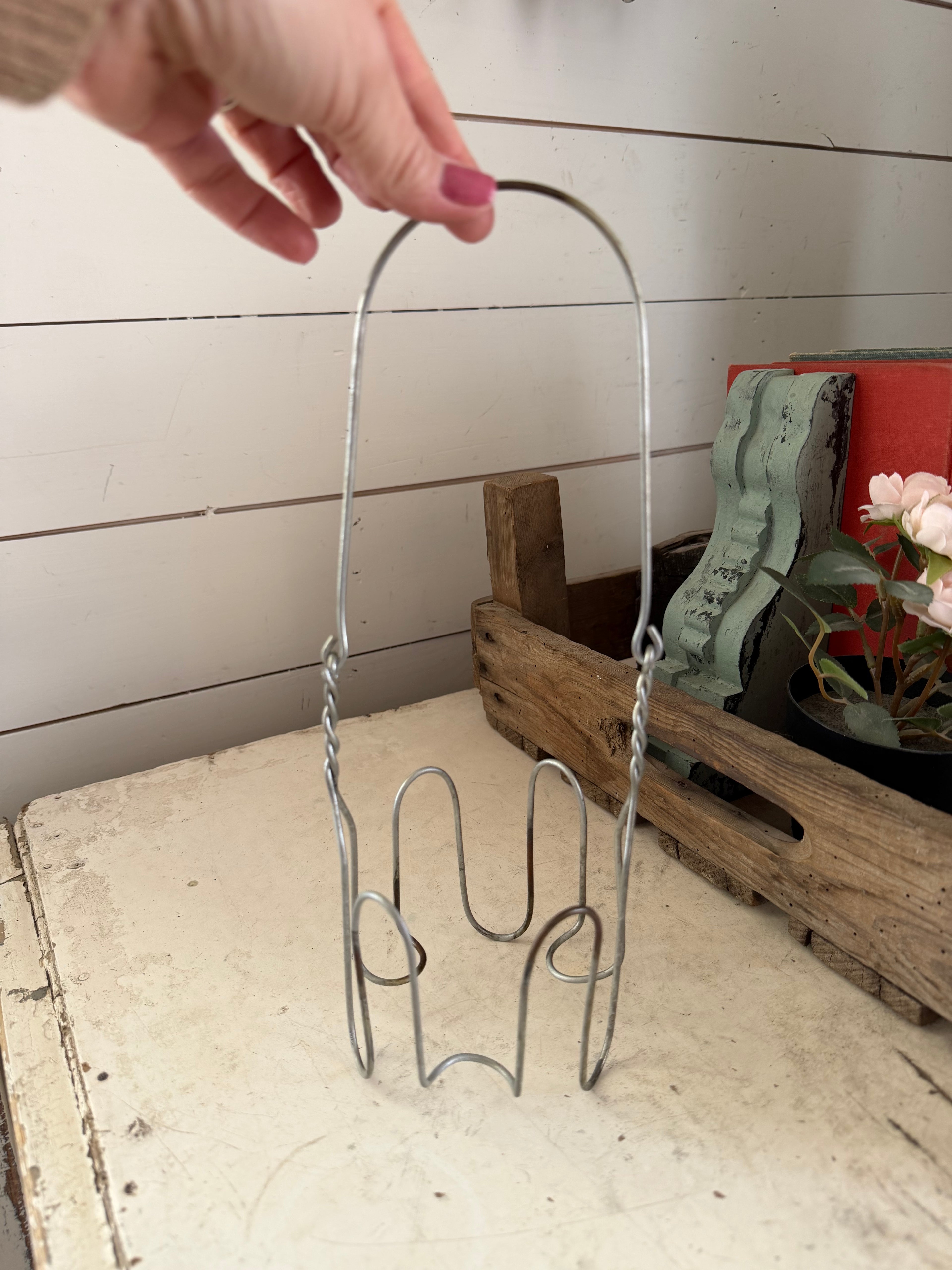 Wire jar lifter or candle holder