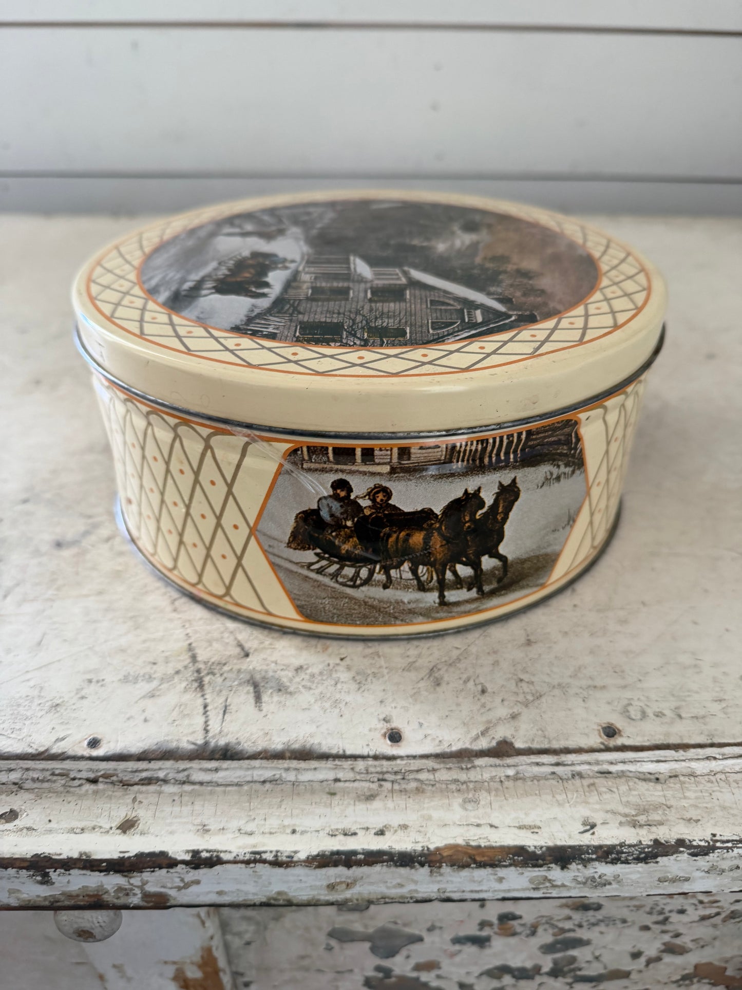 Courier and Ives butter mint decorative holiday tin