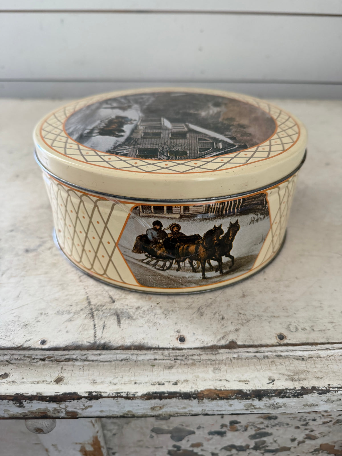 Courier and Ives butter mint decorative holiday tin