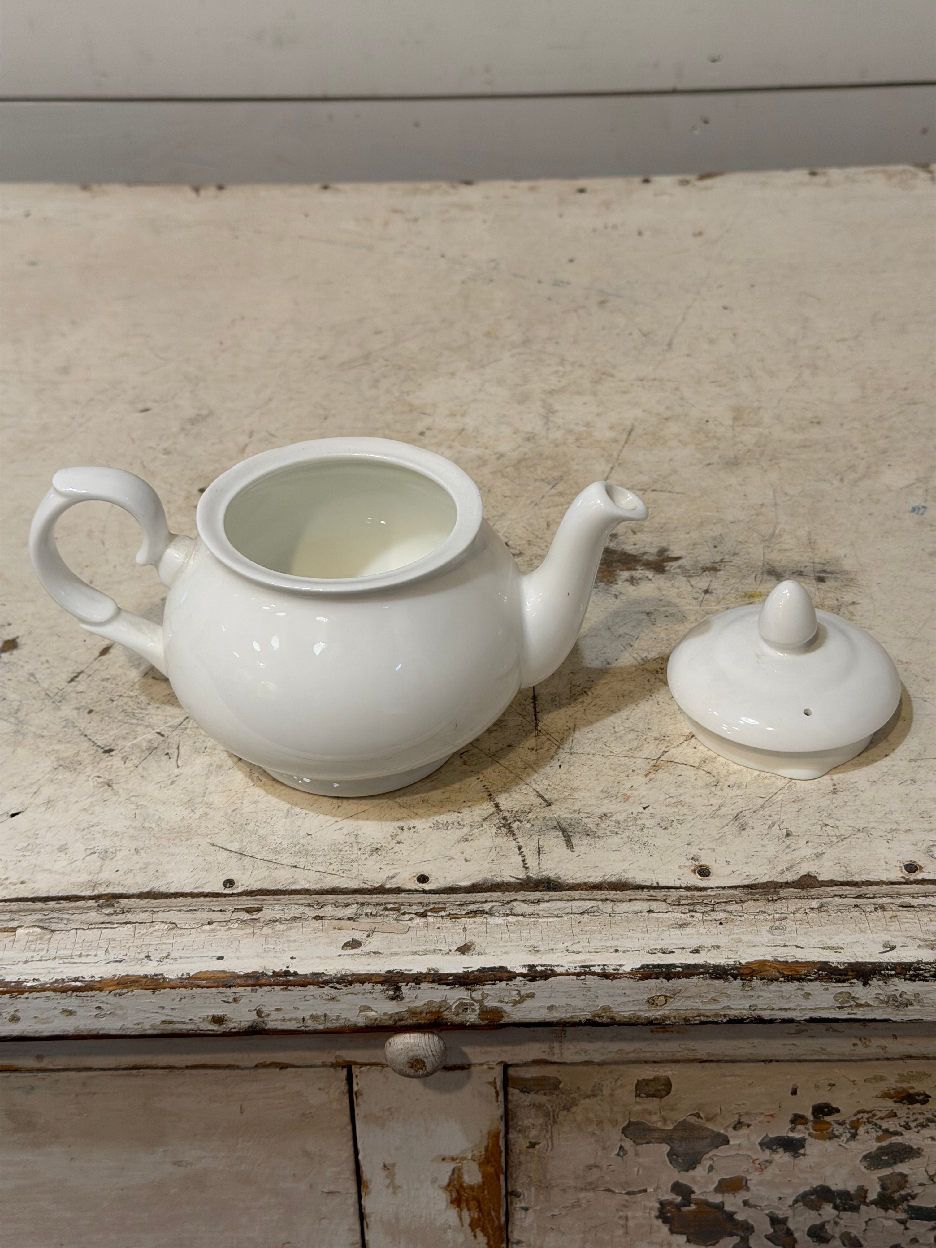 Short White Porcelain Tea Pot