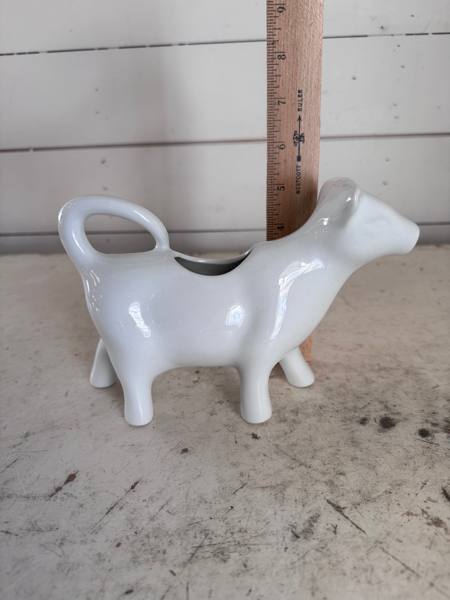 Cow creamer