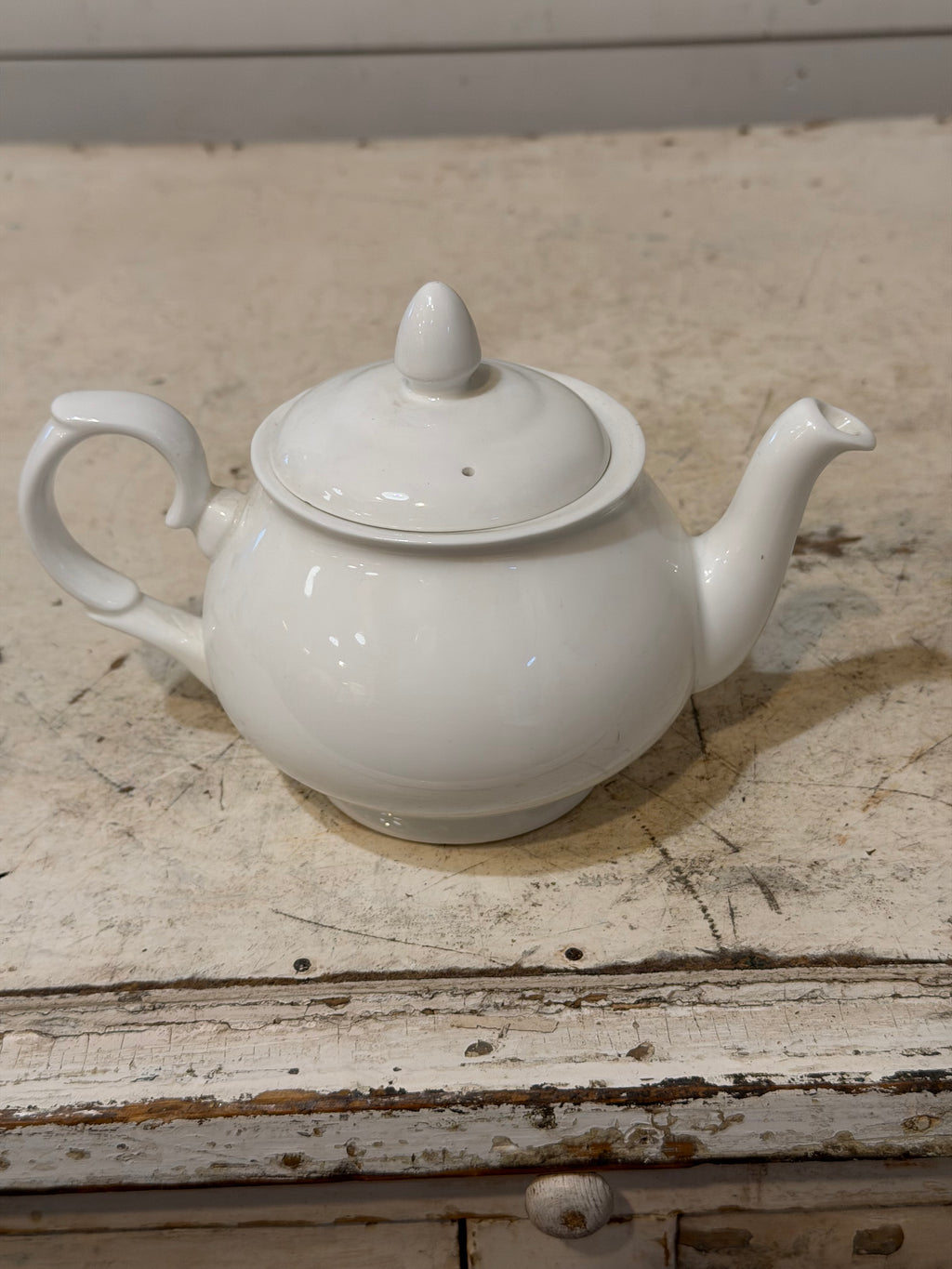 Short White Porcelain Tea Pot