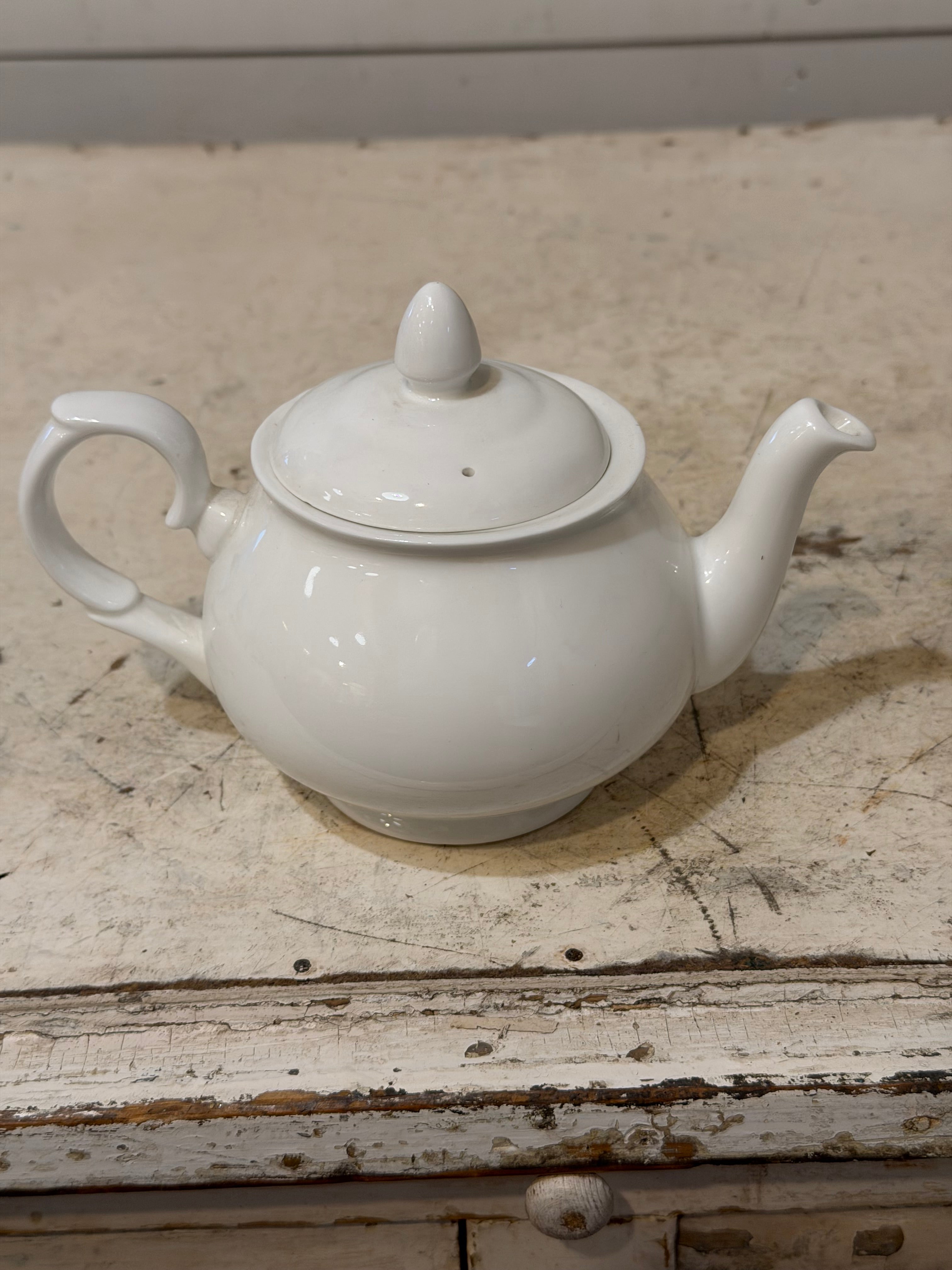 Short White Porcelain Tea Pot