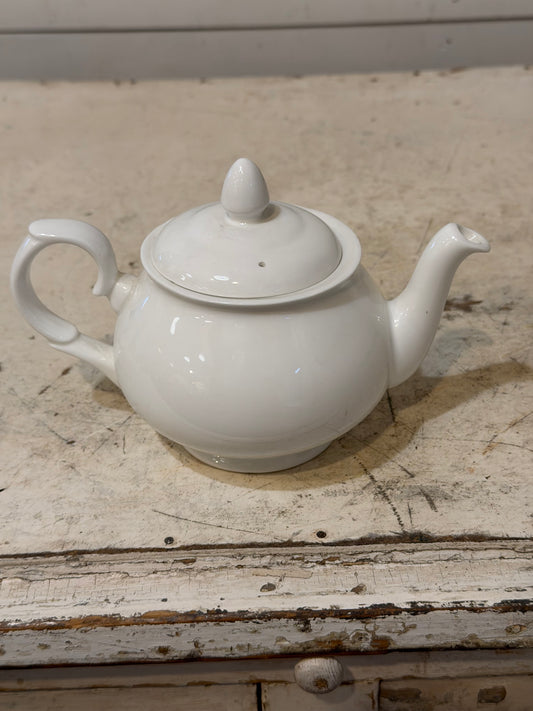 Short White Porcelain Tea Pot