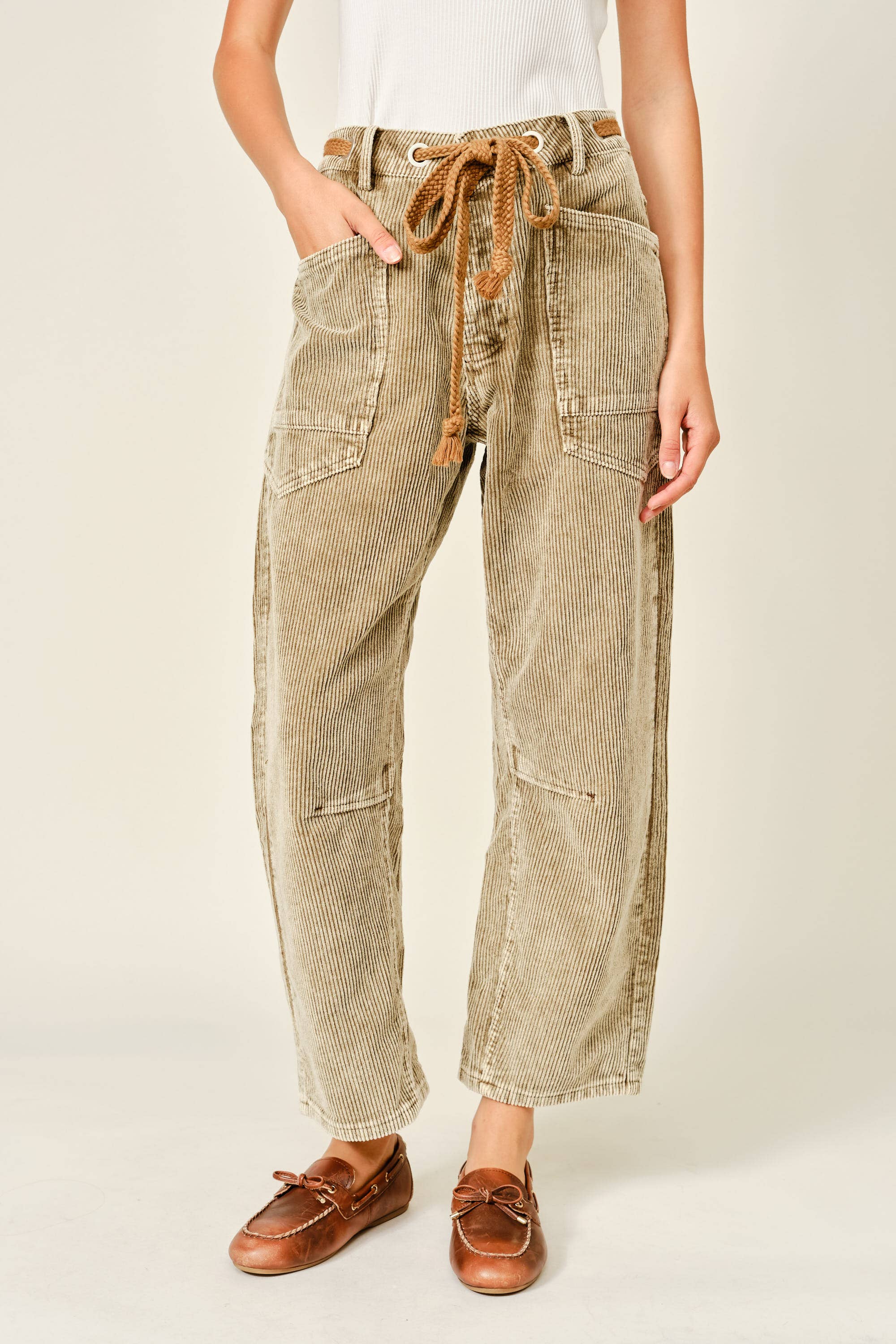 BARREL CORDUROY PANTS WITH EYELET WAIST