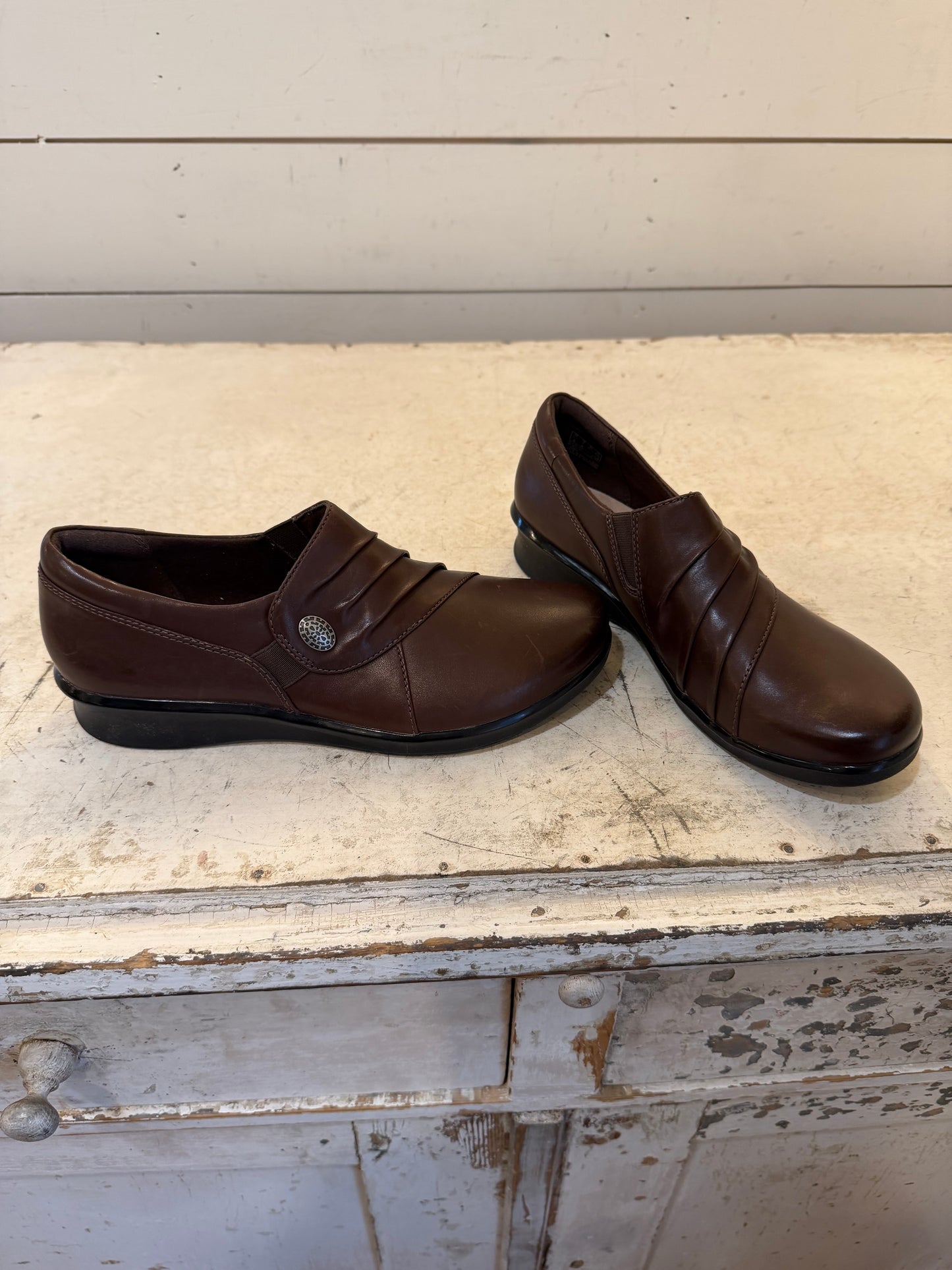 Clarks Hope Roxanne slip-on shoe in dark brown leather - Women’s Size 7 New in box