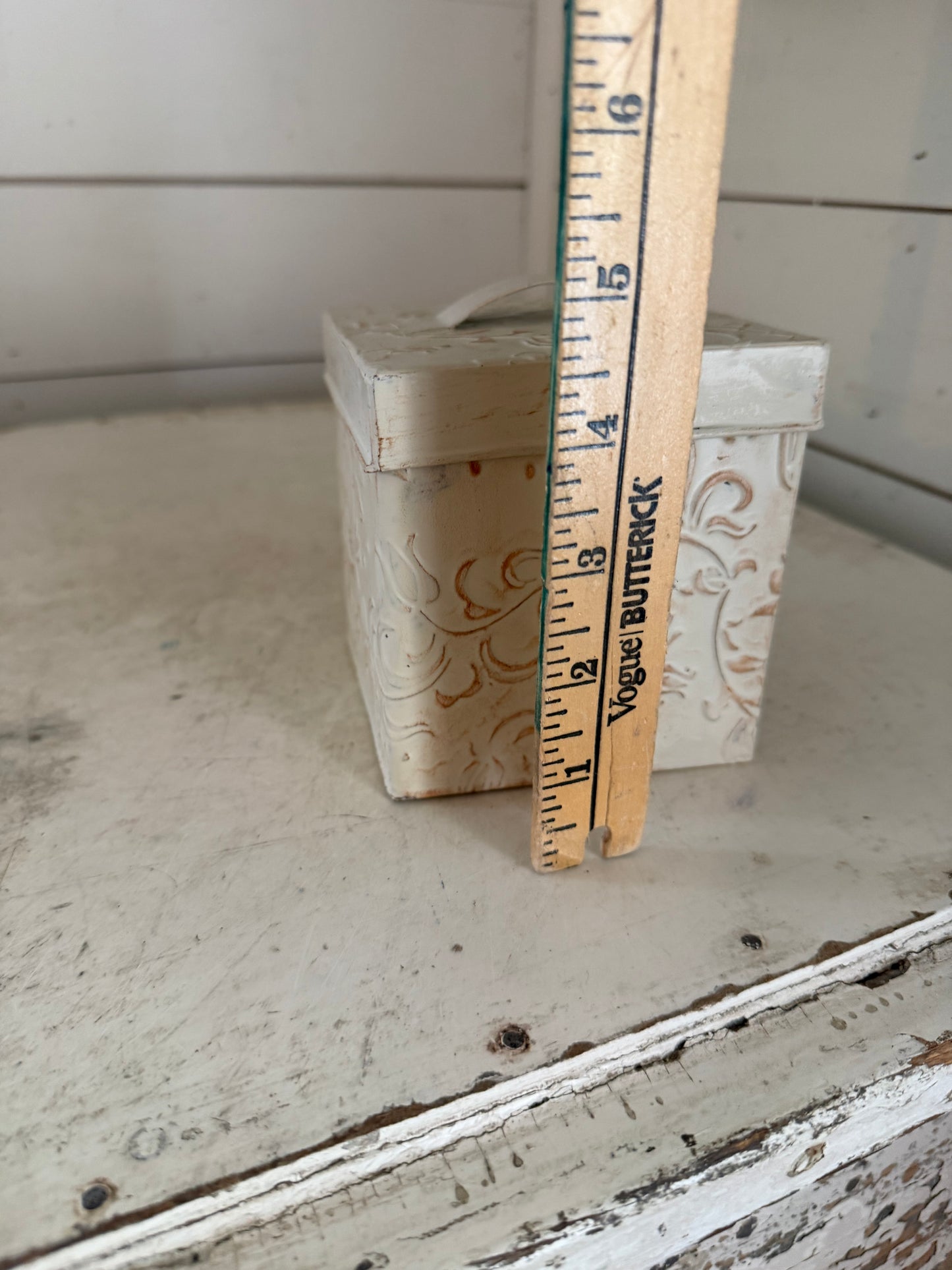 White Tin with Lid Will Get Makeover
