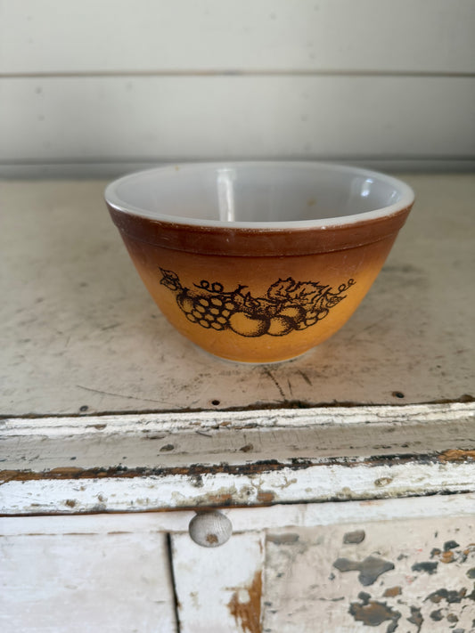 Vintage Pyrex by Corning 1.5 Pint Mixing Bowl 750ml Old Orchard Pattern