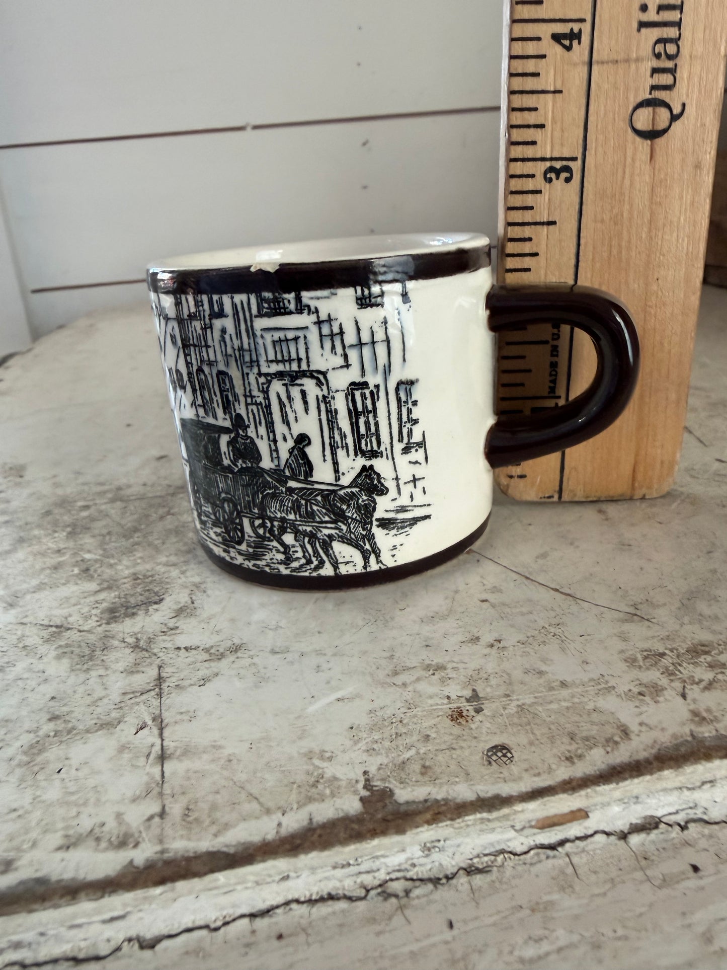 Vintage country scene mugs - set of 2 has small chips