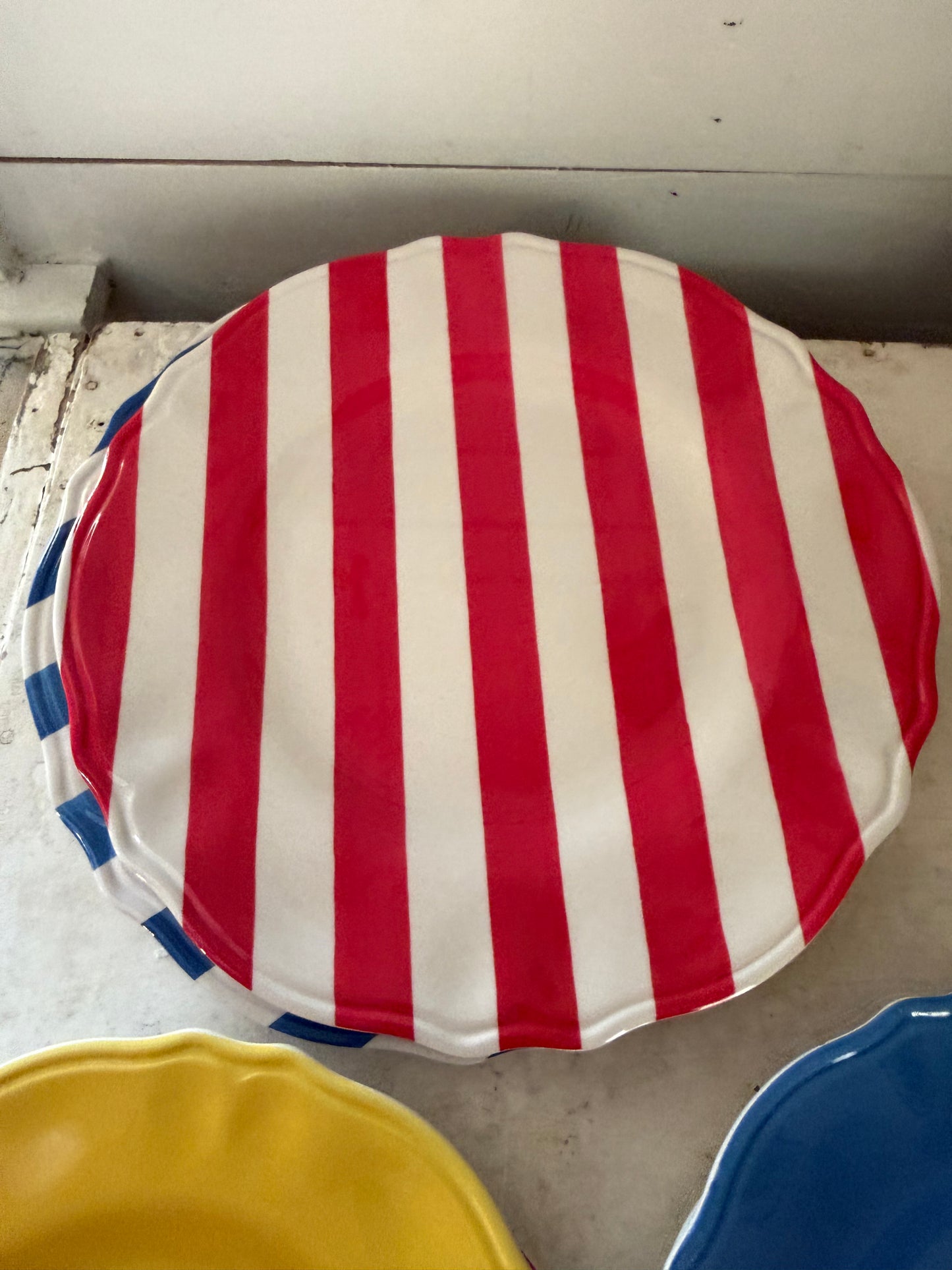 Set of 8 multi-color scalloped-edge melamine dinner & lunch plates Wei Lifestyle