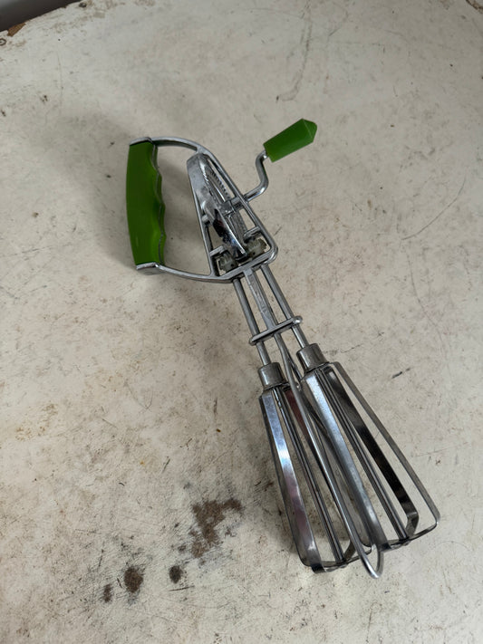 VINTAGE MCM- STAINLESS HAND MIXER EGG BEATER GREEN COLORED OFF SET HANDLES