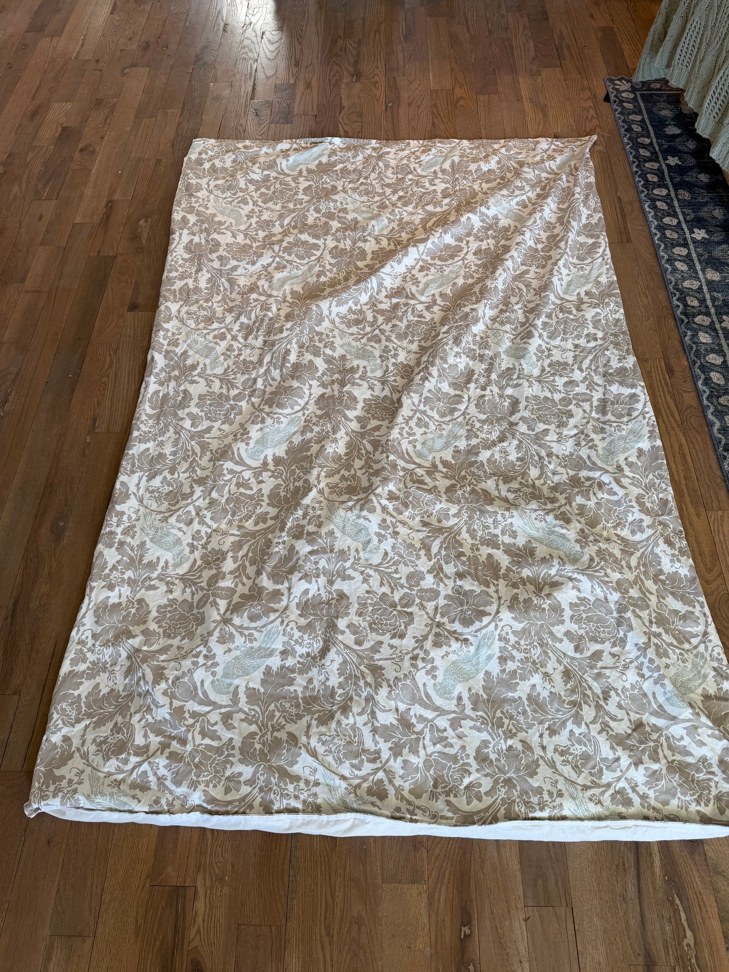 Twin Size Duvet cover with birds and floral pattern